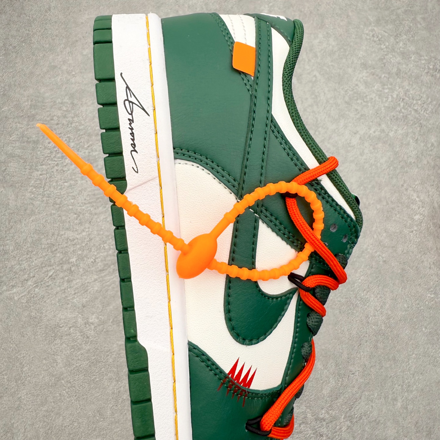 图片[6]-NK Dunk Low DD1391-100 定制系列天花板 无原鞋不开发 全系列得物原鞋一比一校对开发 配色持续更新中 终端对接 优势输出 全套原厂楦头原纸板数据档案倾力打造 原汁原味莞产 极致还原 圈内最强针车工艺 高端零售指定版 广东原厂配套原盒原标 鞋盒分三个尺码段 原厂冲刀 超高清洁度 全鞋零毛边皮料切割 采用原厂百宏鞋带以及原厂百宏织唛舌标 内标可供原厂几率过验 进口原装条纹中底布 四线拉帮白色点胶 原厂拉帮手法遵循公司 原厂电绣 极致还原 尺码：36 36.5 37.5 38 38.5 39 40 40.5 41 42 42.5 43 44 44.5 45 46-选品中心