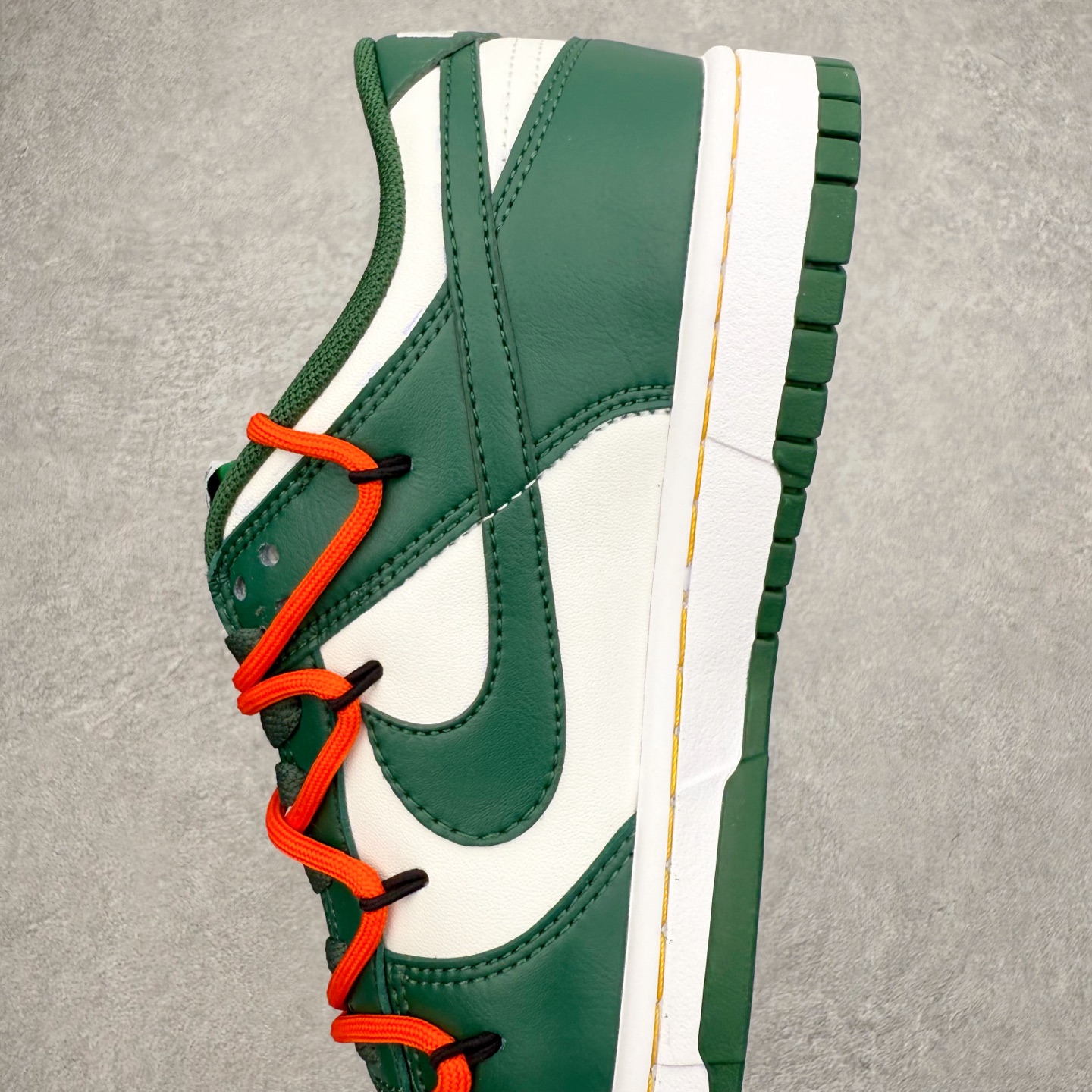 图片[7]-NK Dunk Low DD1391-100 定制系列天花板 无原鞋不开发 全系列得物原鞋一比一校对开发 配色持续更新中 终端对接 优势输出 全套原厂楦头原纸板数据档案倾力打造 原汁原味莞产 极致还原 圈内最强针车工艺 高端零售指定版 广东原厂配套原盒原标 鞋盒分三个尺码段 原厂冲刀 超高清洁度 全鞋零毛边皮料切割 采用原厂百宏鞋带以及原厂百宏织唛舌标 内标可供原厂几率过验 进口原装条纹中底布 四线拉帮白色点胶 原厂拉帮手法遵循公司 原厂电绣 极致还原 尺码：36 36.5 37.5 38 38.5 39 40 40.5 41 42 42.5 43 44 44.5 45 46-选品中心