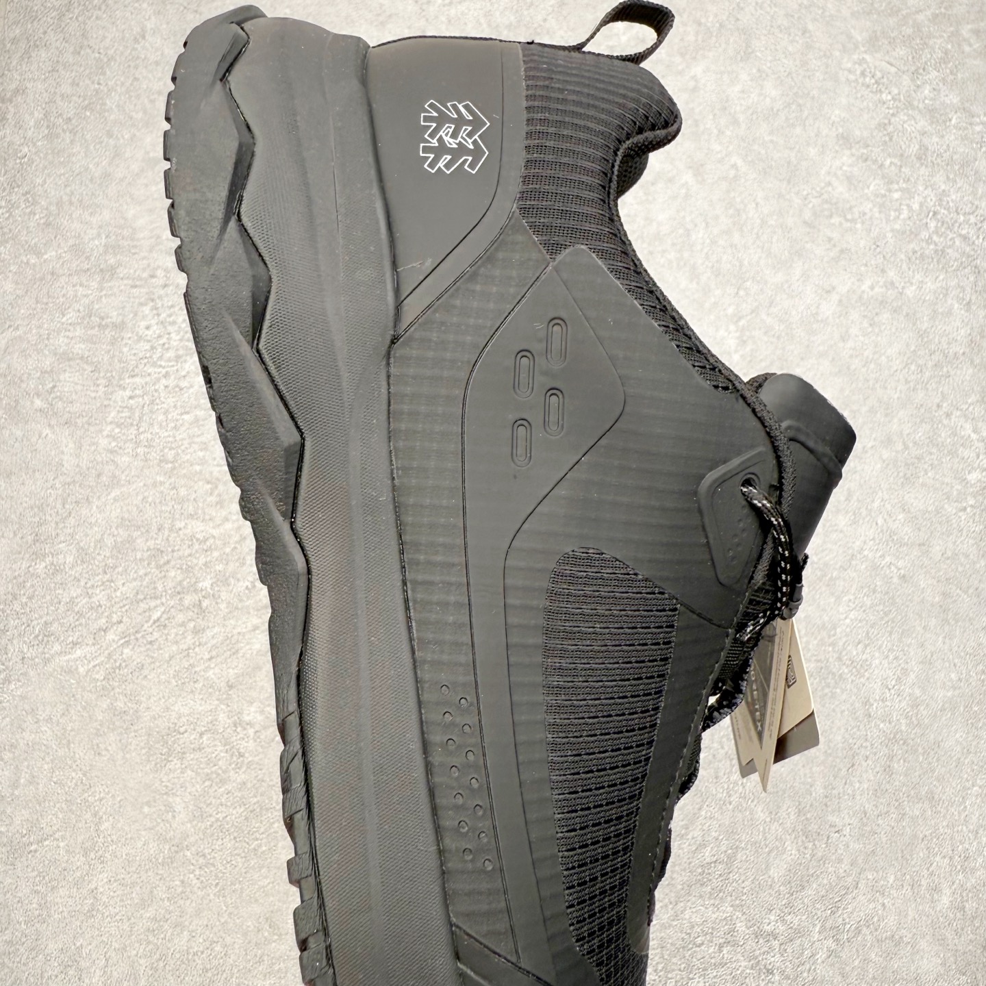 图片[6]-＃HP KOLON SPORT Skyler 2 舒适柔软 防水支撑轻便回弹低帮徒步鞋 男女同款 KOLON SPORT 可隆1973年诞生，并首次推出登山装备。自创立起，KOLON SPORT就把绿色定为基本色调，以常青树为品牌标志，坚持以关爱自然为己任，积极探求自然界的舒适，并以此应用于新产品的开发与研究。40多年来，历经不断革新，成就高端专业户外品牌。实拍调校N版已经零色差零失真 百分百还原实物色彩所见即所得 不存在货不对板色差等低级问题 选购参考实物拍摄 不混卖不参货 只用心做好货严格选品 承诺混一赔十 尺码：39 40 40.5 41 42 42.5 43 44 44.5 45-选品中心