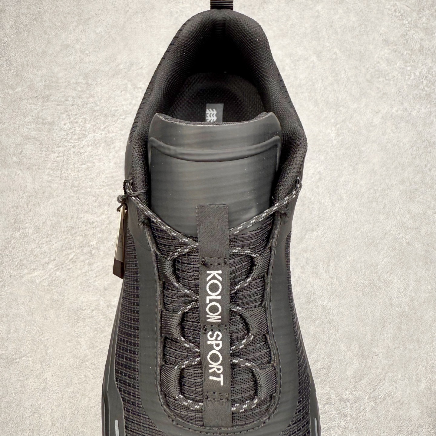 图片[5]-＃HP KOLON SPORT Skyler 2 舒适柔软 防水支撑轻便回弹低帮徒步鞋 男女同款 KOLON SPORT 可隆1973年诞生，并首次推出登山装备。自创立起，KOLON SPORT就把绿色定为基本色调，以常青树为品牌标志，坚持以关爱自然为己任，积极探求自然界的舒适，并以此应用于新产品的开发与研究。40多年来，历经不断革新，成就高端专业户外品牌。实拍调校N版已经零色差零失真 百分百还原实物色彩所见即所得 不存在货不对板色差等低级问题 选购参考实物拍摄 不混卖不参货 只用心做好货严格选品 承诺混一赔十 尺码：39 40 40.5 41 42 42.5 43 44 44.5 45-选品中心