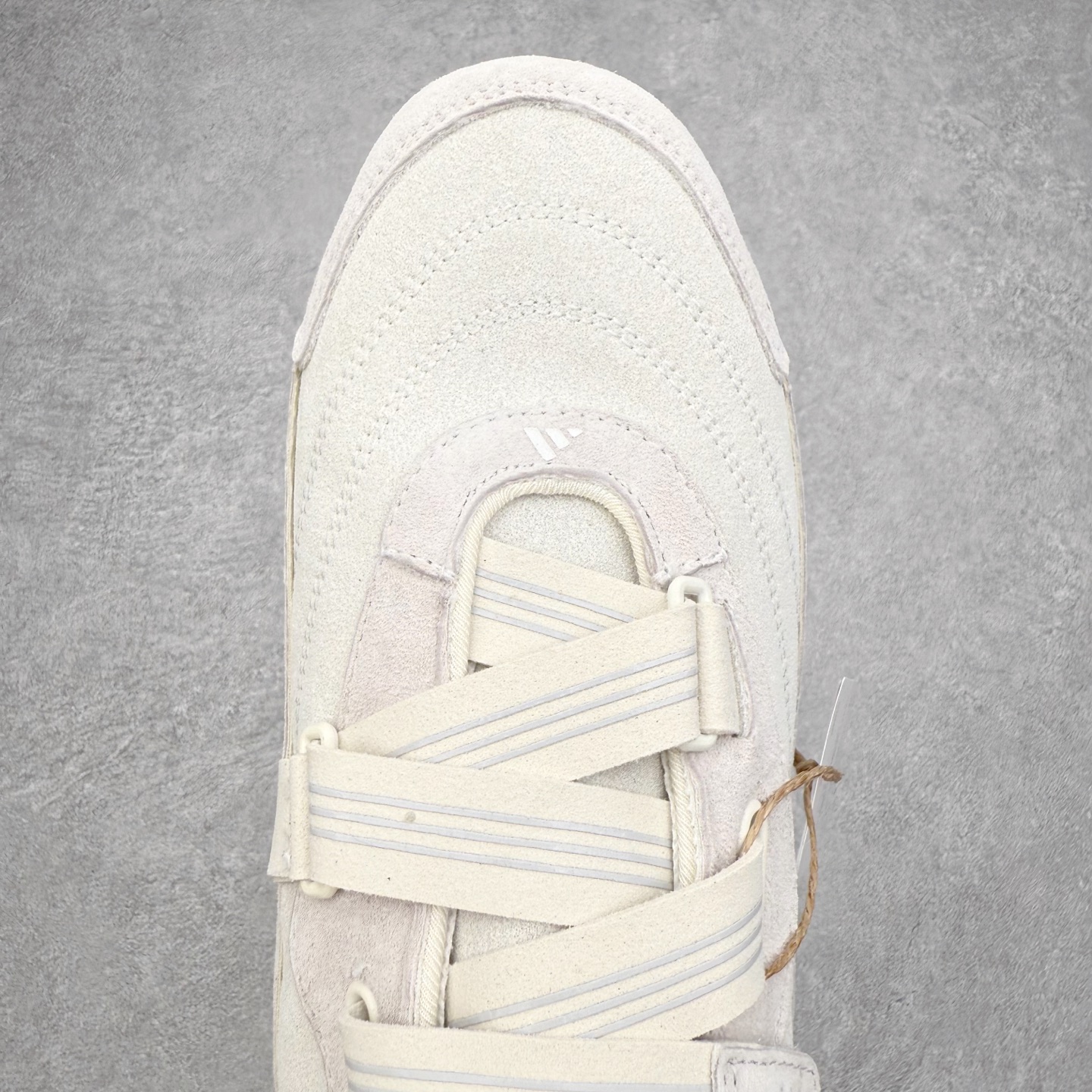 图片[4]-AD FOS URBAN REVERIE 舒适百搭 耐磨 低帮 生活休闲鞋 JS0151 实拍调校N版已经零色差零失真 百分百还原实物色彩所见即所得 不存在货不对板色差等低级问题 选购参考实物拍摄 不混卖不参货 只用心做好货严格选品 承诺混一赔十 尺码：36 36.5 37.5 38 38.5 39 40 40.5 41 42 42.5 43 44 44.5 45-选品中心