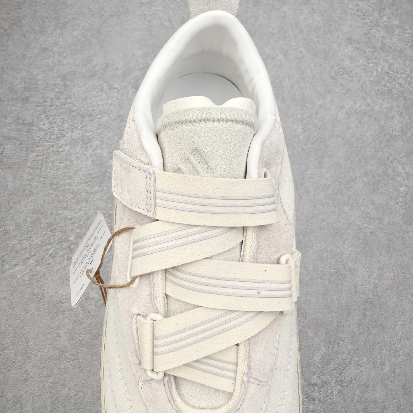 图片[5]-AD FOS URBAN REVERIE 舒适百搭 耐磨 低帮 生活休闲鞋 JS0151 实拍调校N版已经零色差零失真 百分百还原实物色彩所见即所得 不存在货不对板色差等低级问题 选购参考实物拍摄 不混卖不参货 只用心做好货严格选品 承诺混一赔十 尺码：36 36.5 37.5 38 38.5 39 40 40.5 41 42 42.5 43 44 44.5 45-选品中心