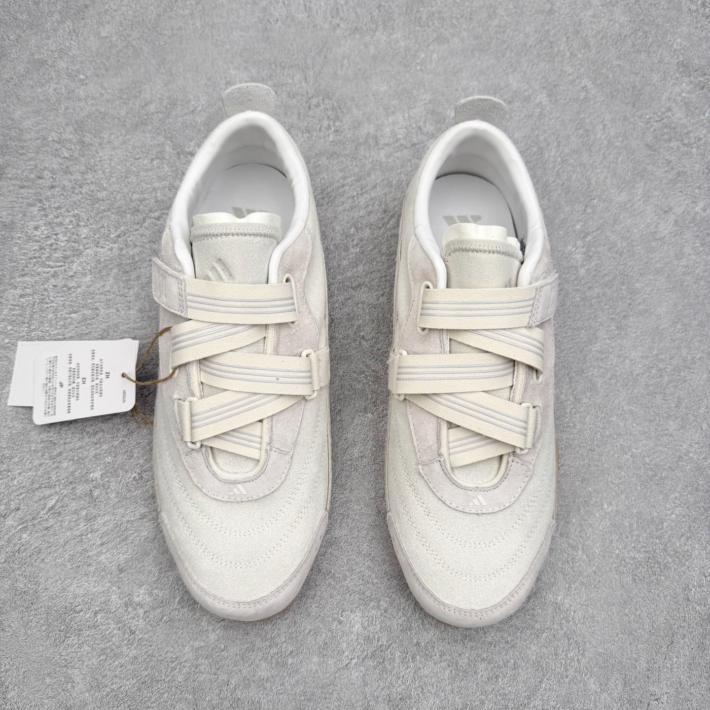 图片[2]-AD FOS URBAN REVERIE 舒适百搭 耐磨 低帮 生活休闲鞋 JS0151 实拍调校N版已经零色差零失真 百分百还原实物色彩所见即所得 不存在货不对板色差等低级问题 选购参考实物拍摄 不混卖不参货 只用心做好货严格选品 承诺混一赔十 尺码：36 36.5 37.5 38 38.5 39 40 40.5 41 42 42.5 43 44 44.5 45-选品中心