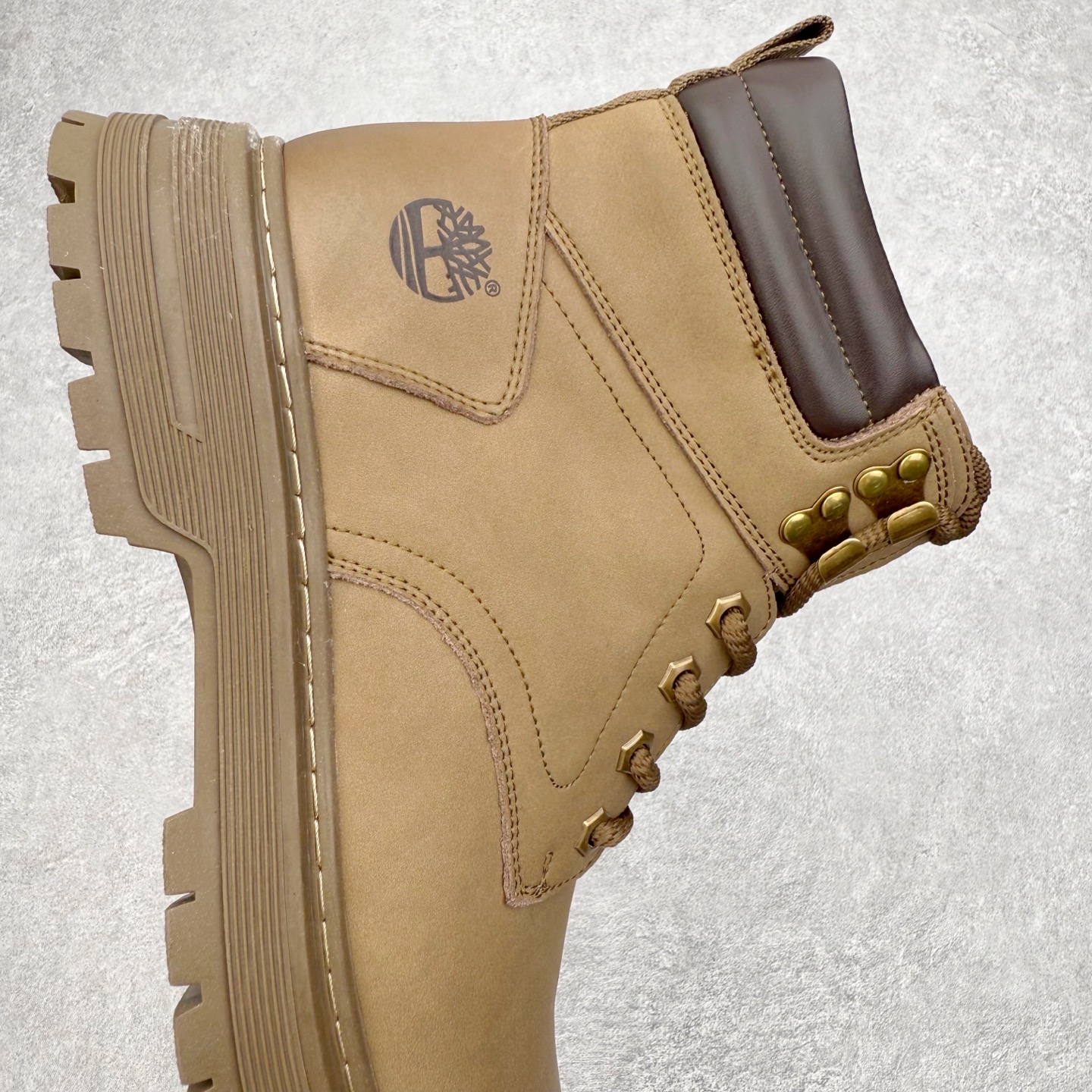 图片[6]-Timberland添柏岚/天伯伦户外中帮休闲大黄靴系列 广东大厂品质 原盒原包装 面料采用意大利🇮🇹顶级磨砂细纹牛皮 搭配防臭防腐真皮乳胶鞋垫 给您完美的穿着体验 质量考究耐穿 型男必备 专治不帅 高品质脚感一流 尺码：38 39 40 41 42 43 44（皮鞋码）-选品中心