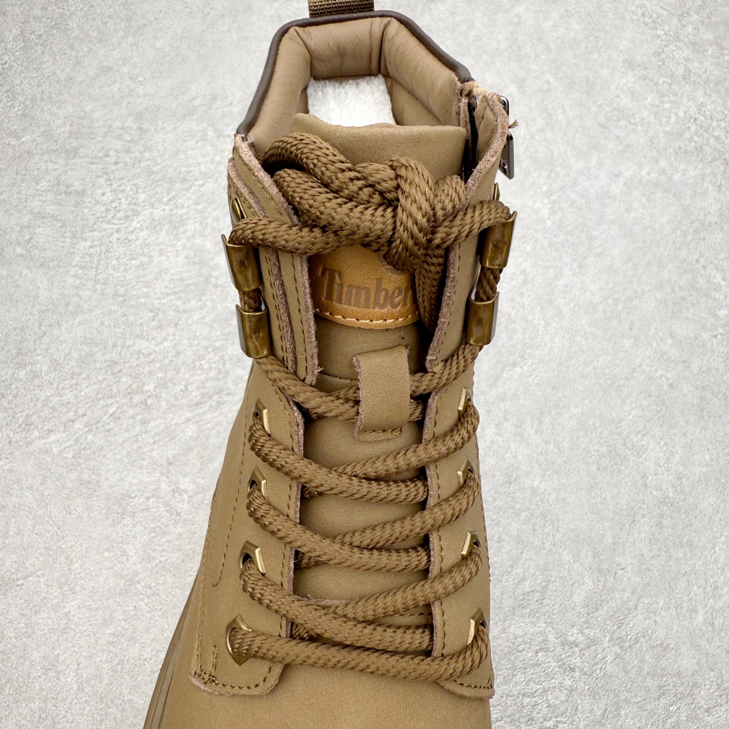 图片[5]-Timberland添柏岚/天伯伦户外中帮休闲大黄靴系列 广东大厂品质 原盒原包装 面料采用意大利🇮🇹顶级磨砂细纹牛皮 搭配防臭防腐真皮乳胶鞋垫 给您完美的穿着体验 质量考究耐穿 型男必备 专治不帅 高品质脚感一流 尺码：38 39 40 41 42 43 44（皮鞋码）-选品中心