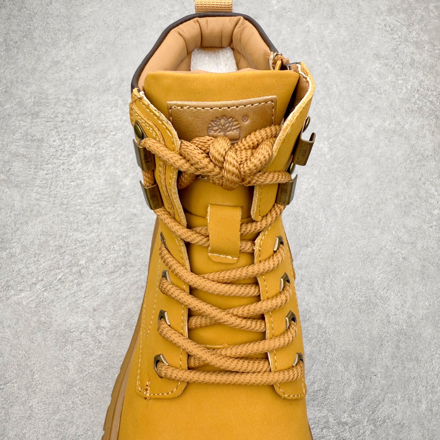 图片[5]-Timberland添柏岚/天伯伦户外中帮休闲大黄靴系列 广东大厂品质 原盒原包装 面料采用意大利🇮🇹顶级磨砂细纹牛皮 搭配防臭防腐真皮乳胶鞋垫 给您完美的穿着体验 质量考究耐穿 型男必备 专治不帅 高品质脚感一流 尺码：38 39 40 41 42 43 44（皮鞋码）-选品中心