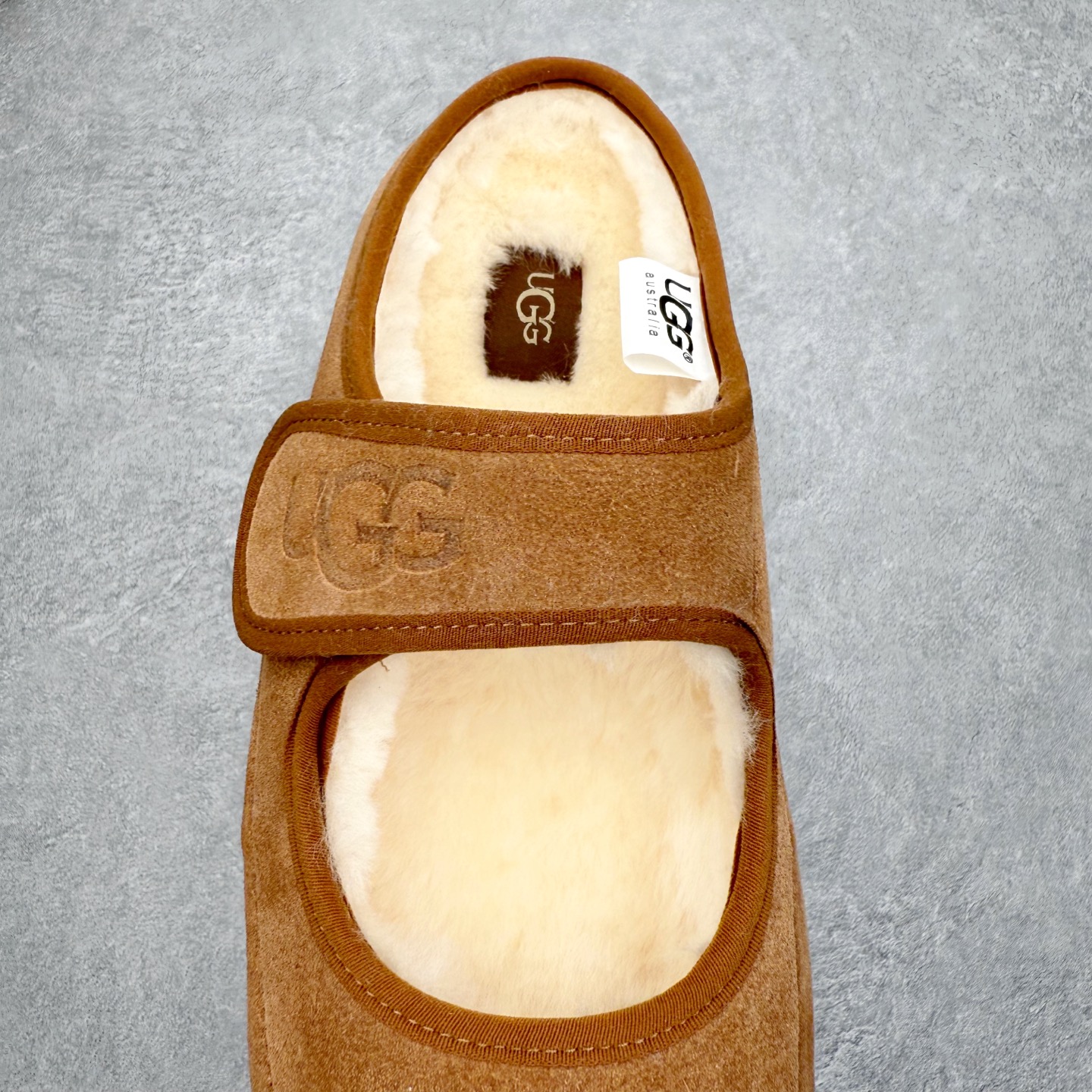 图片[5]-UGG 0881 秋冬羊皮毛一体雪地靴 全鞋采用ZP同厂 隆丰A级澳洲进口羊皮毛一体 品牌代工厂生产线 完全遵循ZP工艺流程 代工厂原厂版师 秉承无原鞋不开发选择 注重每一处细节 市面最正版型 TREADLITE\\\”轻翼\\\”科技外底 轻便/耐用/柔韧/桩型【售后郑重承诺】一个月内若出现重大脱胶/断底等质量问题 直接为您换新！尺码：35 36 37 38 39 40-选品中心