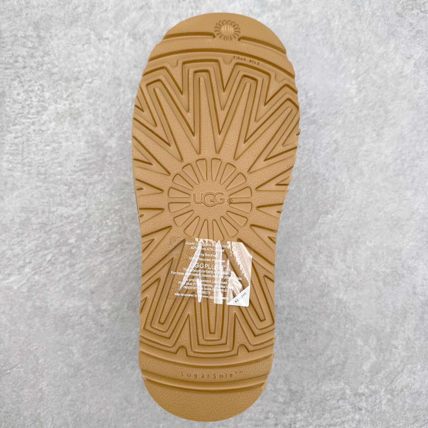 图片[9]-UGG 6329 秋冬羊皮毛一体雪地靴 全鞋采用ZP同厂 隆丰A级澳洲进口羊皮毛一体 品牌代工厂生产线 完全遵循ZP工艺流程 代工厂原厂版师 秉承无原鞋不开发选择 注重每一处细节 市面最正版型 TREADLITE\\\”轻翼\\\”科技外底 轻便/耐用/柔韧/桩型【售后郑重承诺】一个月内若出现重大脱胶/断底等质量问题 直接为您换新！尺码：35 36 37 38 39 40-选品中心