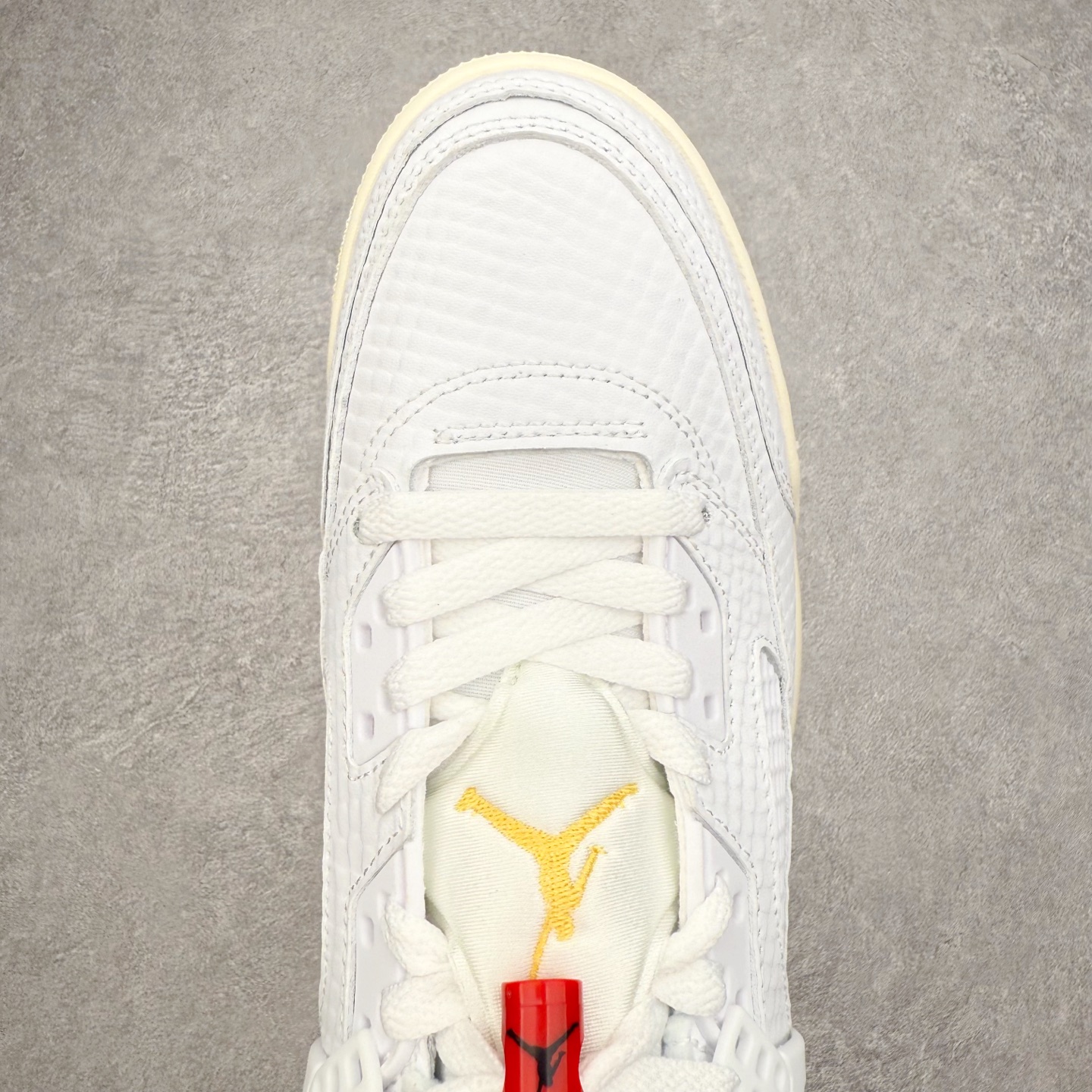 图片[4]-Jordan Spizike Low AJ复古低帮篮球鞋 HQ3602-121 这款鞋子著名导演斯派克李的Jordan Spizike专属 预计于明年夏季推出全新低帮版本 将包括三款配色 经典爆裂纹非常复古 两款配色分别以大学红和黑曜石蓝进行区分 鞋身设计中依旧带有大象爆裂纹、鞋侧束带、塑胶网布等经典元素 之后 在鞋舌、内衬以及鞋底等位置缀以大学红和黑曜石蓝搭配 带来全新造型 尺码：36 36.5 37.5 38 38.5 39 40 40.5 41 42 42.5 43 44 44.5 45 46-选品中心