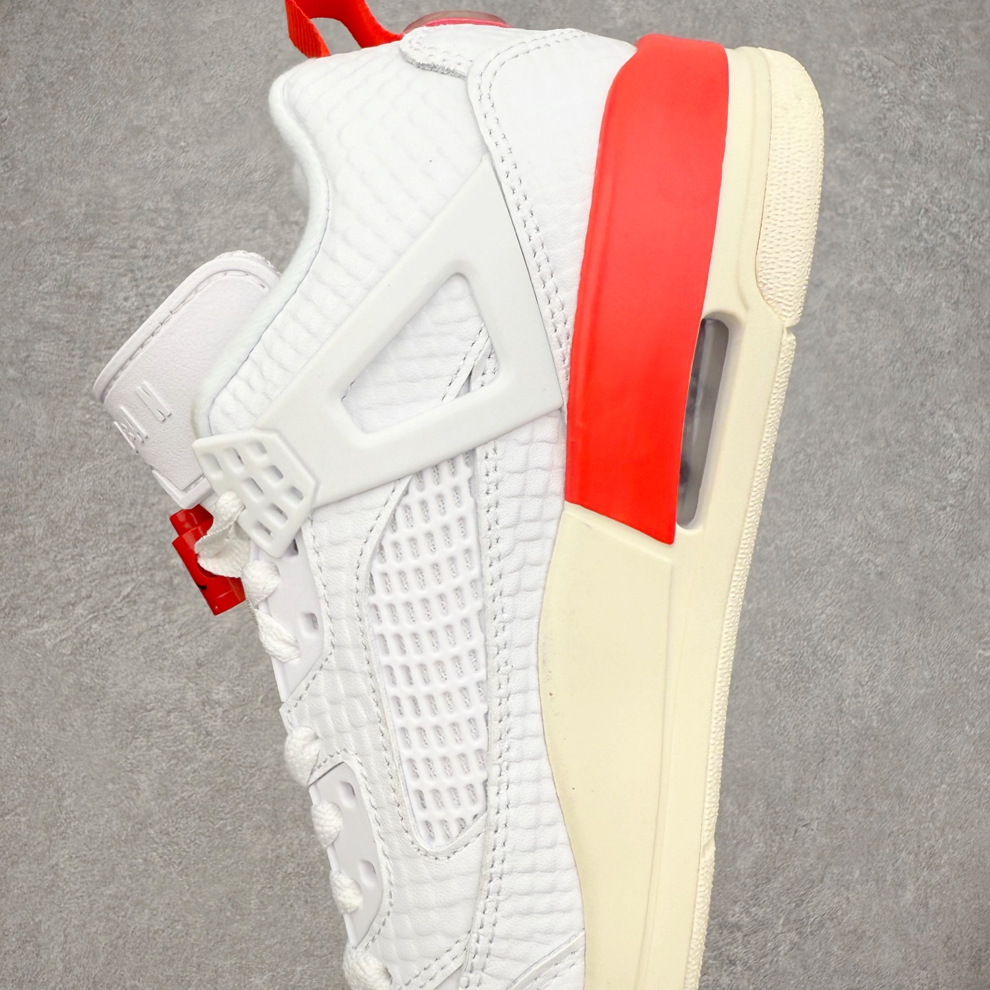 图片[7]-Jordan Spizike Low AJ复古低帮篮球鞋 HQ3602-121 这款鞋子著名导演斯派克李的Jordan Spizike专属 预计于明年夏季推出全新低帮版本 将包括三款配色 经典爆裂纹非常复古 两款配色分别以大学红和黑曜石蓝进行区分 鞋身设计中依旧带有大象爆裂纹、鞋侧束带、塑胶网布等经典元素 之后 在鞋舌、内衬以及鞋底等位置缀以大学红和黑曜石蓝搭配 带来全新造型 尺码：36 36.5 37.5 38 38.5 39 40 40.5 41 42 42.5 43 44 44.5 45 46-选品中心