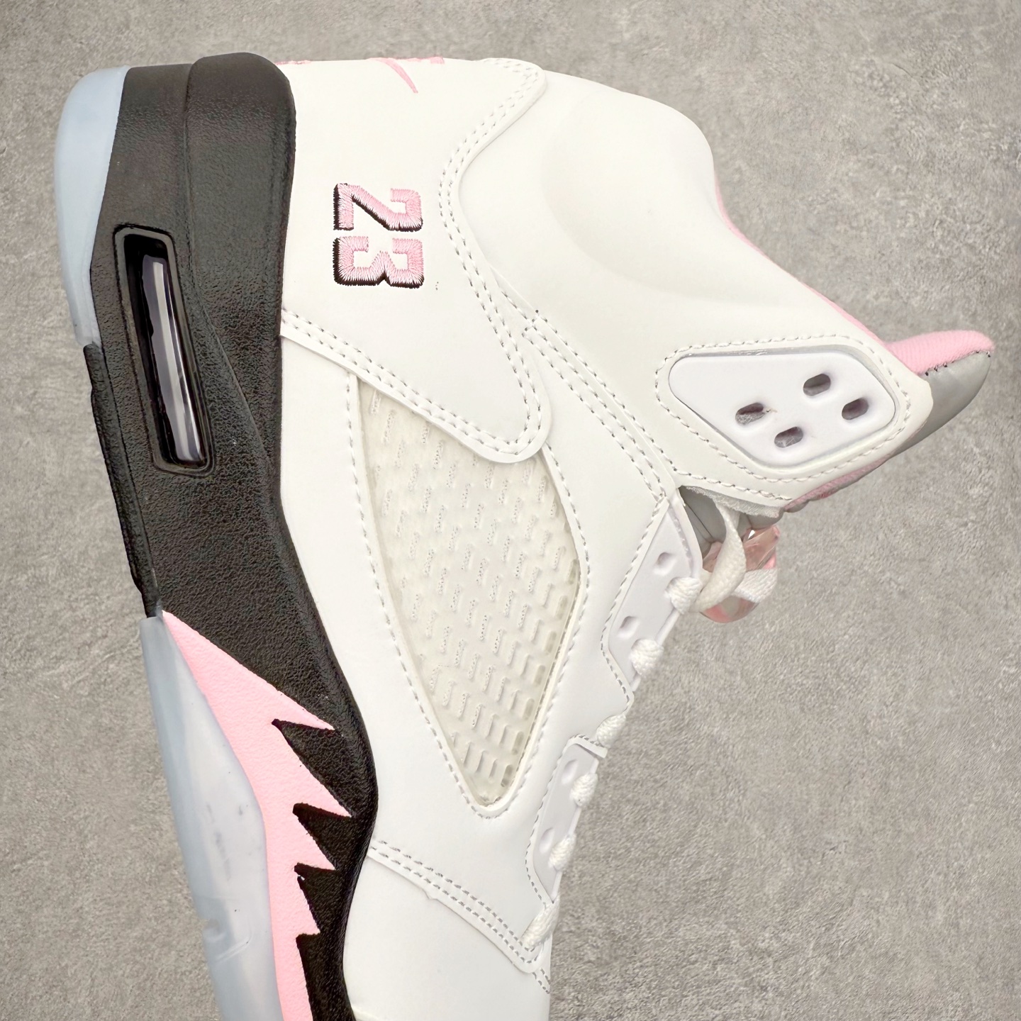 图片[6]-＃外贸版 Air Jordan AJ5 OG 35周年 3M反光白粉黑 HQ7978-102 原纸板楦头开发 进口头层皮料 完美鞋型匹配公司货 正确鞋舌立体高频 最新原厂底模 大底卡色咬花完美 鞋柜必备鞋款 终端现货供应 尺码：36 36.5 37.5 38 38.5 39 40 40.5 41 42 42.5 43 44 44.5 45 46 47.5-选品中心