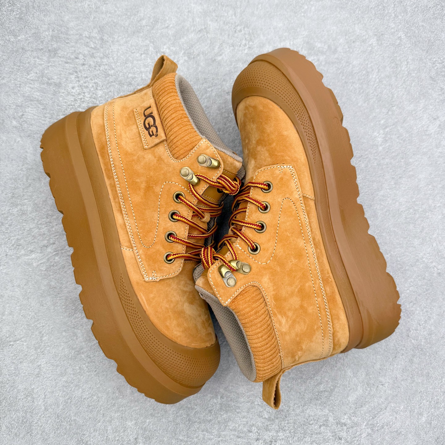 图片[3]-UGG Tasman Weather Hybrid 塔斯曼混合系列轻量休闲鞋 美国UGG秋冬新品（毛绒一体内里🔥保暖锁热）秋冬必备 户外男士高帮休闲马丁靴雪地靴系列 广东大厂品质 秋冬新款 时尚潮流搭配 面料釆用意大利进口磨砂牛皮 全鞋真牛皮材料 大底到五金都是代工厂原材料制作 好货不杀猪 首单质量严格把控 全套官网统一包装 今年冬季防寒户外专用产品 日常随意搭配 型男必备‼尺码：38-44-选品中心