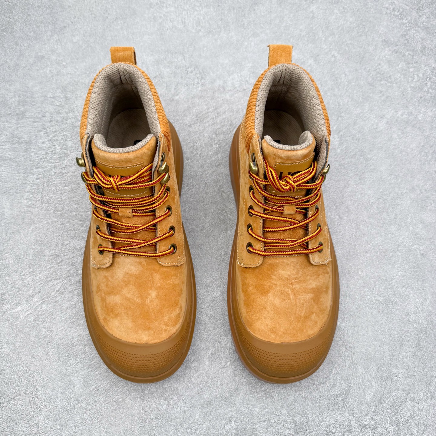 图片[2]-UGG Tasman Weather Hybrid 塔斯曼混合系列轻量休闲鞋 美国UGG秋冬新品（毛绒一体内里🔥保暖锁热）秋冬必备 户外男士高帮休闲马丁靴雪地靴系列 广东大厂品质 秋冬新款 时尚潮流搭配 面料釆用意大利进口磨砂牛皮 全鞋真牛皮材料 大底到五金都是代工厂原材料制作 好货不杀猪 首单质量严格把控 全套官网统一包装 今年冬季防寒户外专用产品 日常随意搭配 型男必备‼尺码：38-44-选品中心