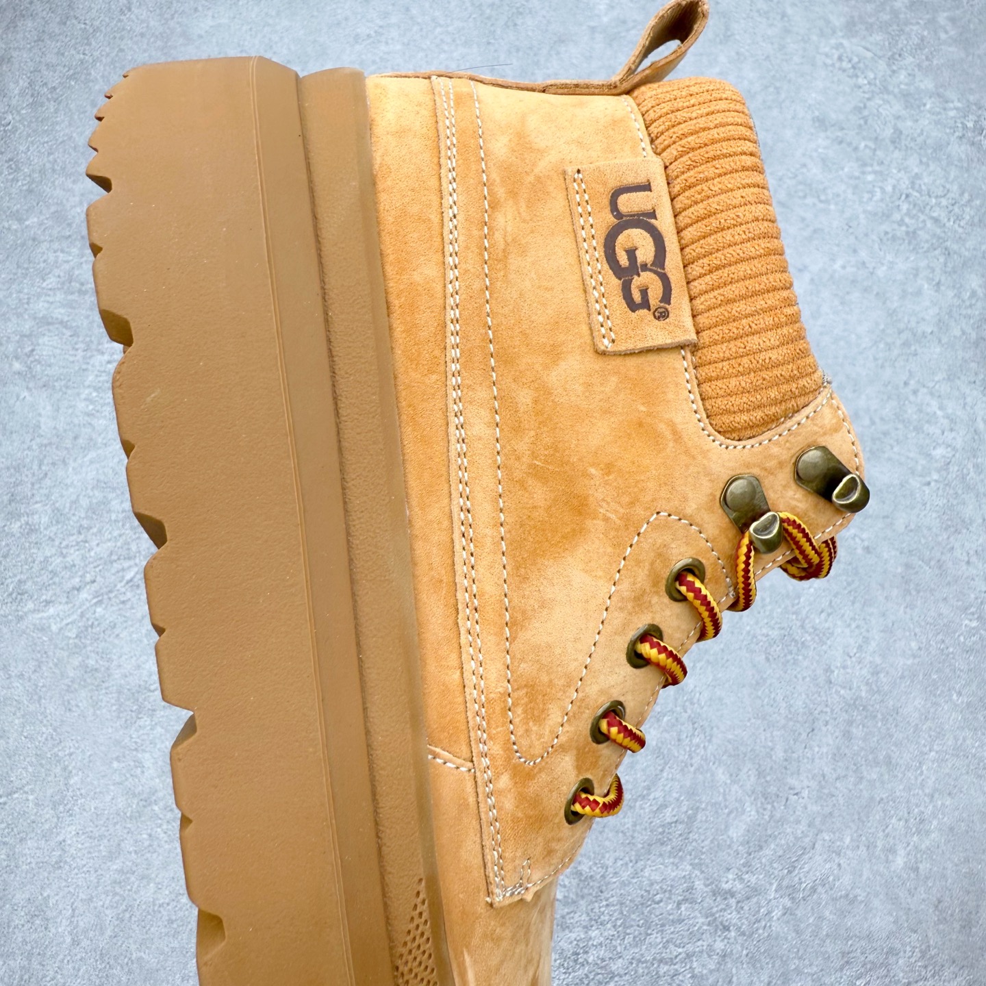 图片[6]-UGG Tasman Weather Hybrid 塔斯曼混合系列轻量休闲鞋 美国UGG秋冬新品（毛绒一体内里🔥保暖锁热）秋冬必备 户外男士高帮休闲马丁靴雪地靴系列 广东大厂品质 秋冬新款 时尚潮流搭配 面料釆用意大利进口磨砂牛皮 全鞋真牛皮材料 大底到五金都是代工厂原材料制作 好货不杀猪 首单质量严格把控 全套官网统一包装 今年冬季防寒户外专用产品 日常随意搭配 型男必备‼尺码：38-44-选品中心