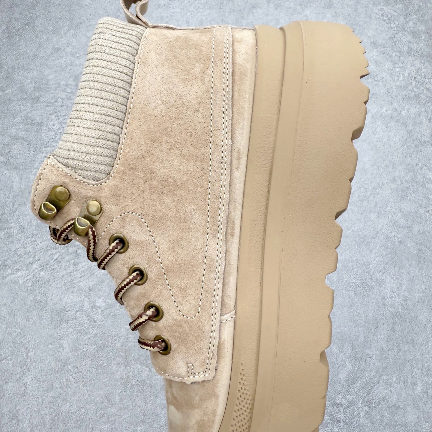 图片[7]-UGG Tasman Weather Hybrid 塔斯曼混合系列轻量休闲鞋 美国UGG秋冬新品（毛绒一体内里🔥保暖锁热）秋冬必备 户外男士高帮休闲马丁靴雪地靴系列 广东大厂品质 秋冬新款 时尚潮流搭配 面料釆用意大利进口磨砂牛皮 全鞋真牛皮材料 大底到五金都是代工厂原材料制作 好货不杀猪 首单质量严格把控 全套官网统一包装 今年冬季防寒户外专用产品 日常随意搭配 型男必备‼尺码：38-44-选品中心