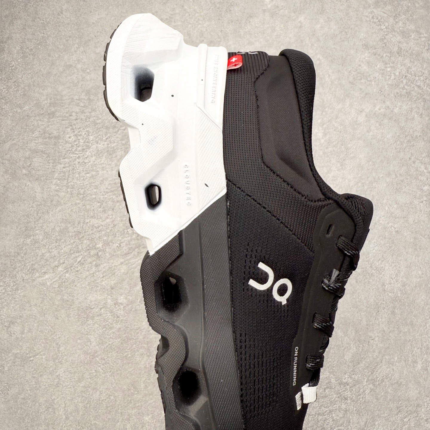 图片[6]-＃DT On昂跑 Cloudflyer 5 百搭舒适减震跑步鞋 此运动品牌 开创于2010年 缓震着陆、强效回弹、轻柔质感的设计构思始终是ON研制关键 与此同时基于“为全球提供革新性的跑步感受”信念 陆续推出了多款跑鞋及其以专业运动人体跑步工程学为设计关键的功能性跑步服饰设备 让跑者不费力气地畅快畅跑 尺码：36 36.5 37.5 38 38.5 39 40 40.5 41 42 42.5 43 44 44.5 45-选品中心