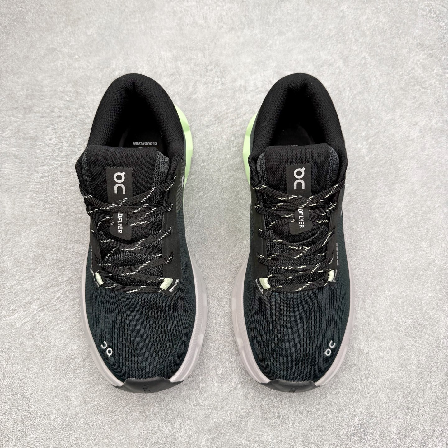 图片[2]-＃DT On昂跑 Cloudflyer 5 百搭舒适减震跑步鞋 此运动品牌 开创于2010年 缓震着陆、强效回弹、轻柔质感的设计构思始终是ON研制关键 与此同时基于“为全球提供革新性的跑步感受”信念 陆续推出了多款跑鞋及其以专业运动人体跑步工程学为设计关键的功能性跑步服饰设备 让跑者不费力气地畅快畅跑 尺码：36 36.5 37.5 38 38.5 39 40 40.5 41 42 42.5 43 44 44.5 45-选品中心