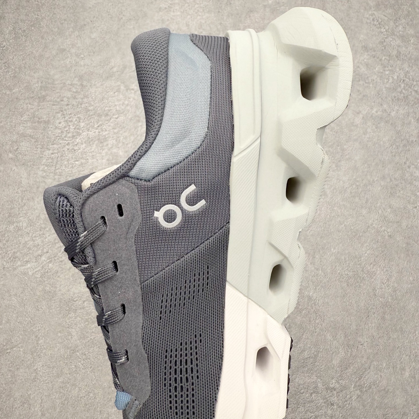 图片[7]-＃DT On昂跑 Cloudflyer 5 百搭舒适减震跑步鞋 此运动品牌 开创于2010年 缓震着陆、强效回弹、轻柔质感的设计构思始终是ON研制关键 与此同时基于“为全球提供革新性的跑步感受”信念 陆续推出了多款跑鞋及其以专业运动人体跑步工程学为设计关键的功能性跑步服饰设备 让跑者不费力气地畅快畅跑 尺码：36 36.5 37.5 38 38.5 39 40 40.5 41 42 42.5 43 44 44.5 45-选品中心