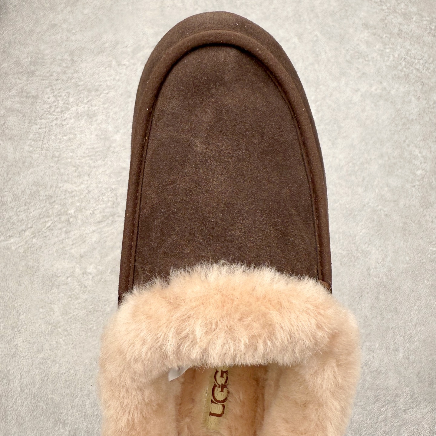 图片[4]-UGG 1391 秋冬羊皮毛一体雪地靴 全鞋采用ZP同厂 隆丰A级澳洲进口羊皮毛一体 品牌代工厂生产线 完全遵循ZP工艺流程 代工厂原厂版师 秉承无原鞋不开发选择 注重每一处细节 市面最正版型 TREADLITE\\\”轻翼\\\”科技外底 轻便/耐用/柔韧/桩型【售后郑重承诺】一个月内若出现重大脱胶/断底等质量问题 直接为您换新！尺码：35 36 37 38 39 40-选品中心