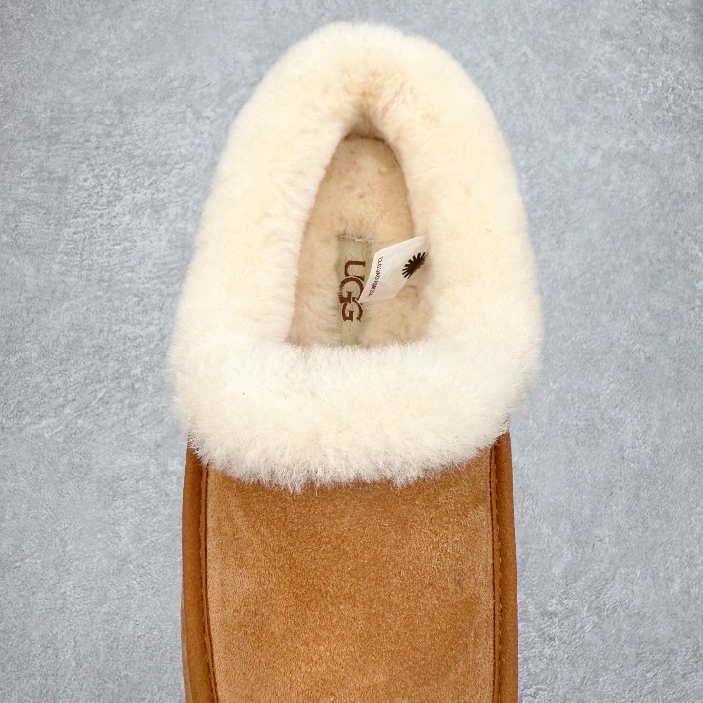 图片[5]-UGG 1391 秋冬羊皮毛一体雪地靴 全鞋采用ZP同厂 隆丰A级澳洲进口羊皮毛一体 品牌代工厂生产线 完全遵循ZP工艺流程 代工厂原厂版师 秉承无原鞋不开发选择 注重每一处细节 市面最正版型 TREADLITE\\\”轻翼\\\”科技外底 轻便/耐用/柔韧/桩型【售后郑重承诺】一个月内若出现重大脱胶/断底等质量问题 直接为您换新！尺码：35 36 37 38 39 40-选品中心