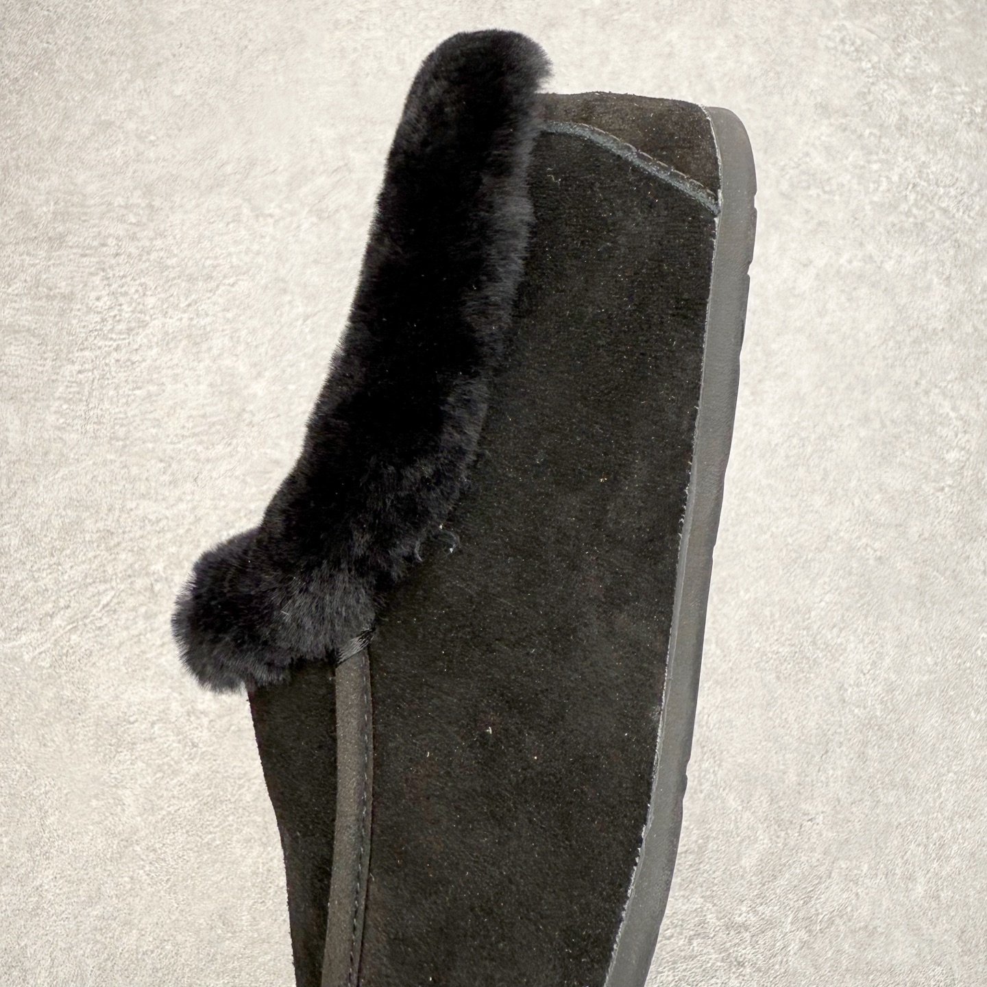 图片[7]-UGG 1391 秋冬羊皮毛一体雪地靴 全鞋采用ZP同厂 隆丰A级澳洲进口羊皮毛一体 品牌代工厂生产线 完全遵循ZP工艺流程 代工厂原厂版师 秉承无原鞋不开发选择 注重每一处细节 市面最正版型 TREADLITE\\\”轻翼\\\”科技外底 轻便/耐用/柔韧/桩型【售后郑重承诺】一个月内若出现重大脱胶/断底等质量问题 直接为您换新！尺码：35 36 37 38 39 40-选品中心