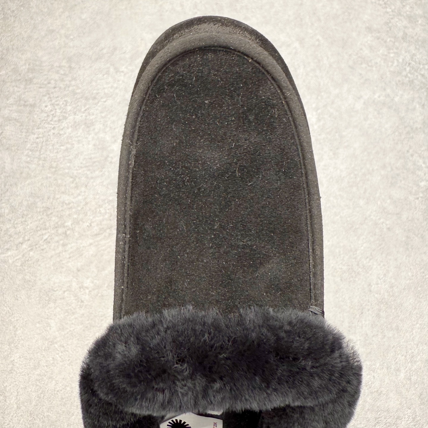 图片[4]-UGG 1391 秋冬羊皮毛一体雪地靴 全鞋采用ZP同厂 隆丰A级澳洲进口羊皮毛一体 品牌代工厂生产线 完全遵循ZP工艺流程 代工厂原厂版师 秉承无原鞋不开发选择 注重每一处细节 市面最正版型 TREADLITE\\\”轻翼\\\”科技外底 轻便/耐用/柔韧/桩型【售后郑重承诺】一个月内若出现重大脱胶/断底等质量问题 直接为您换新！尺码：35 36 37 38 39 40-选品中心