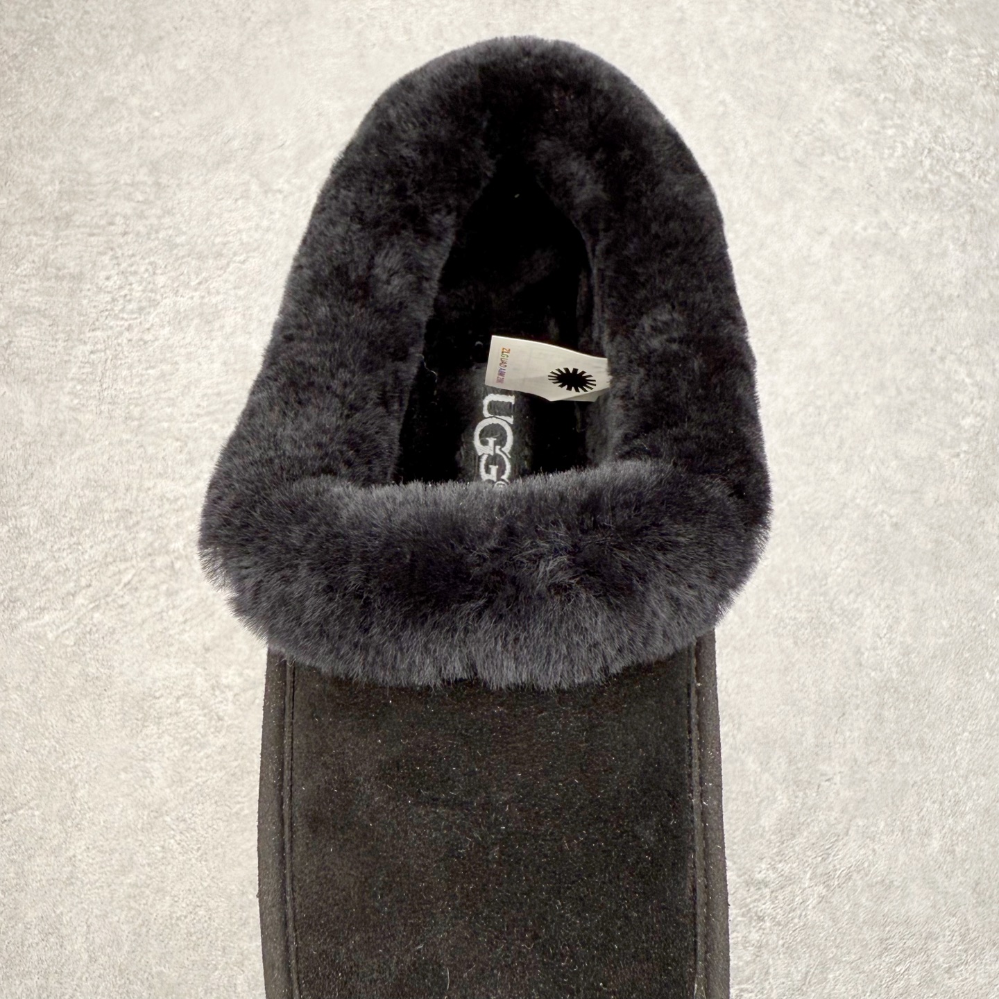 图片[5]-UGG 1391 秋冬羊皮毛一体雪地靴 全鞋采用ZP同厂 隆丰A级澳洲进口羊皮毛一体 品牌代工厂生产线 完全遵循ZP工艺流程 代工厂原厂版师 秉承无原鞋不开发选择 注重每一处细节 市面最正版型 TREADLITE\\\”轻翼\\\”科技外底 轻便/耐用/柔韧/桩型【售后郑重承诺】一个月内若出现重大脱胶/断底等质量问题 直接为您换新！尺码：35 36 37 38 39 40-选品中心