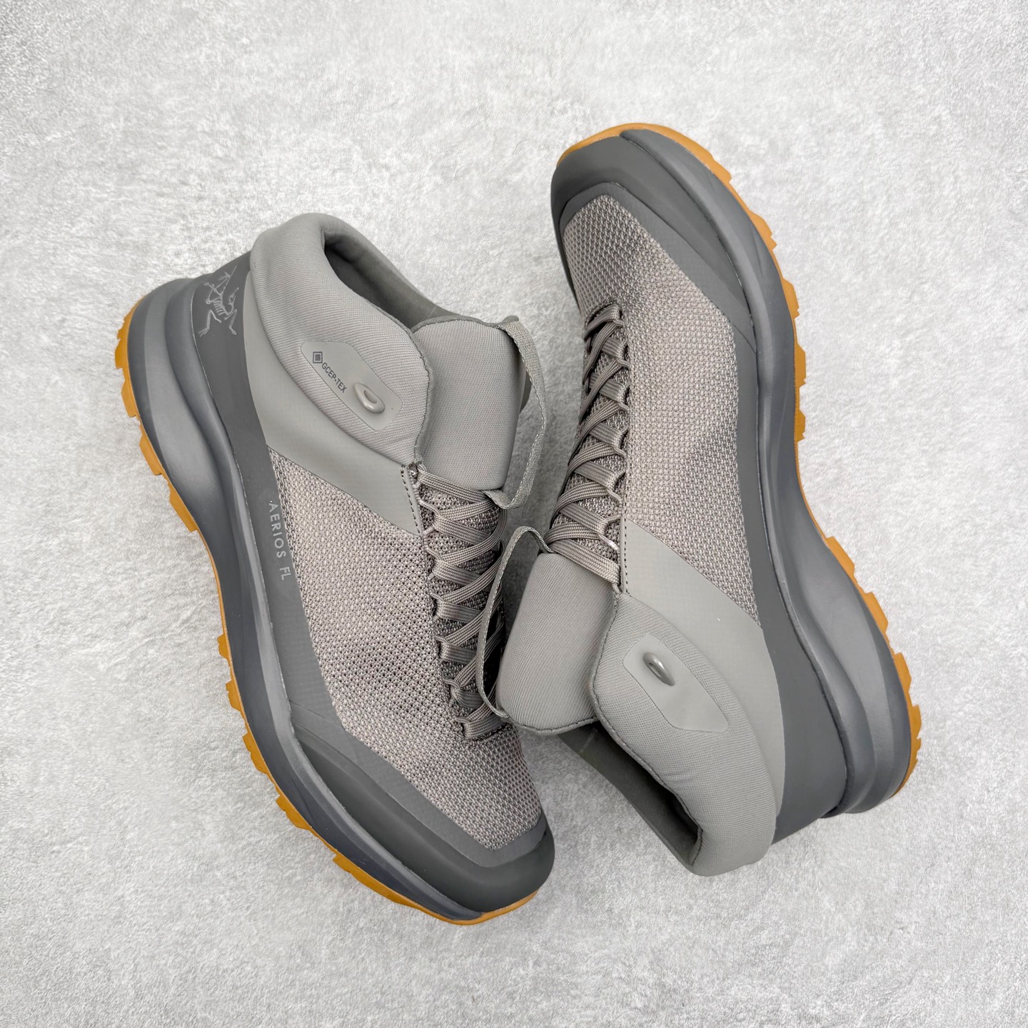 图片[3]-＃HP Arcteryx Aerios FL 2 Mid Gtx 始祖鸟涤纶TPU 覆盖防水耐磨防水透气包裹性支撑中帮徒步鞋 Arcteryx中文名始祖鸟 加拿大户外服饰品牌 1989年创立于加拿大温哥华 始祖鸟来自加拿大海岸山脉 植根高山的专业户外品牌 始终秉承对精湛设计和工艺孜孜以求的准则 从1989年创立至今 Arcteryx始终不断在产品设计与做工上不惜工本 以满足始祖鸟的标准 品质、设计以及精简的理念造就了其良好的性能 并能满足严苛环境下的使用需求 尺码：36 37 38 39 40 41 42 43 44-选品中心