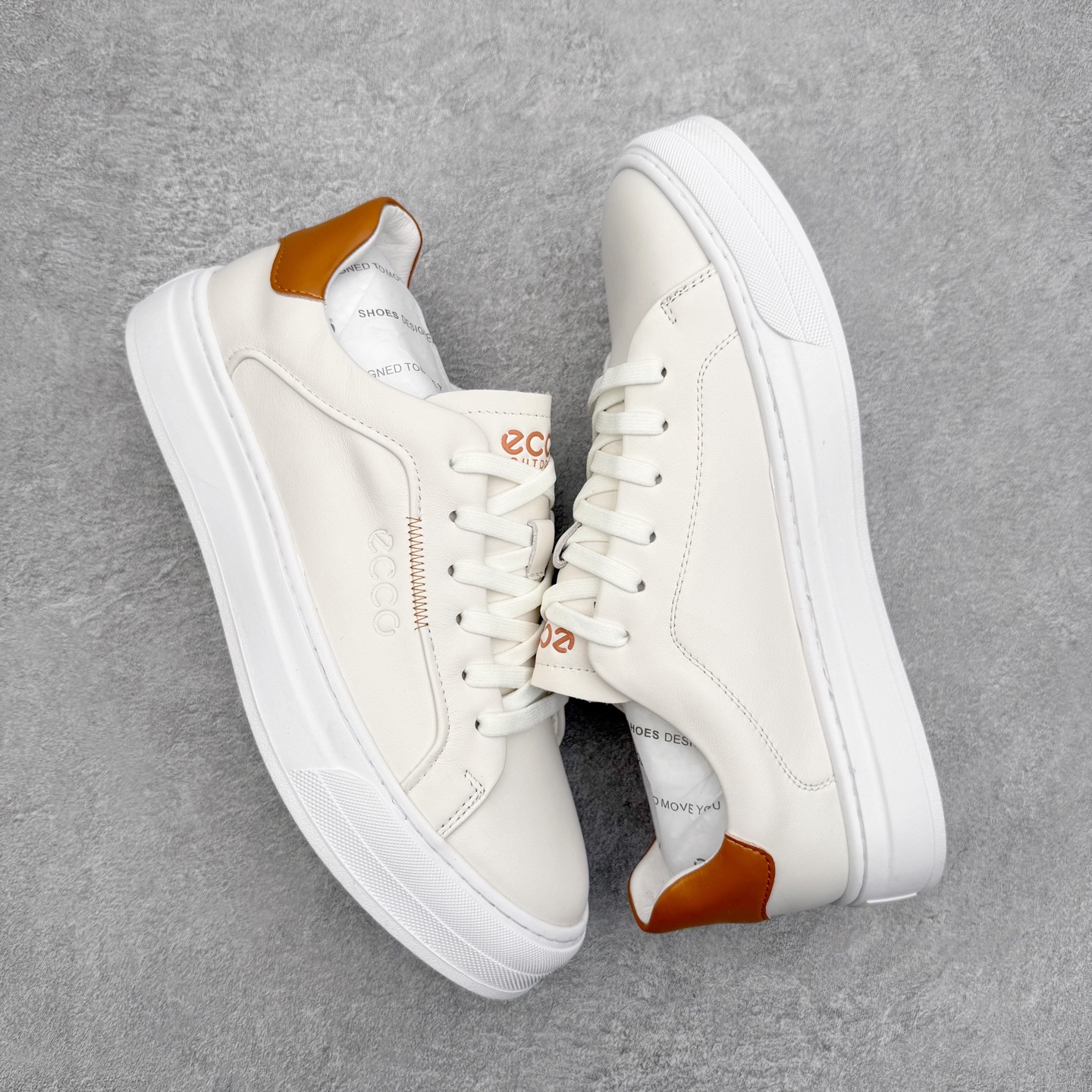 图片[3]-ECCO爱步男士休闲小白鞋 简单耐看清爽版型 百搭休闲板鞋 柔酷7号系列 鞋面采用进口小牛皮+透气头层猪皮内里 时尚个性 出街有型 简约系带设计 可自由调节松紧 鞋底采用高端顶级TPR环保科技材料 磨具贴合鞋底给你不一样的缓力性能 舒适 增强运动性 高端大气时尚不失稳重 休闲百搭 简约利落 尺码：38 39 40 41 42 43 44（皮鞋码）-选品中心