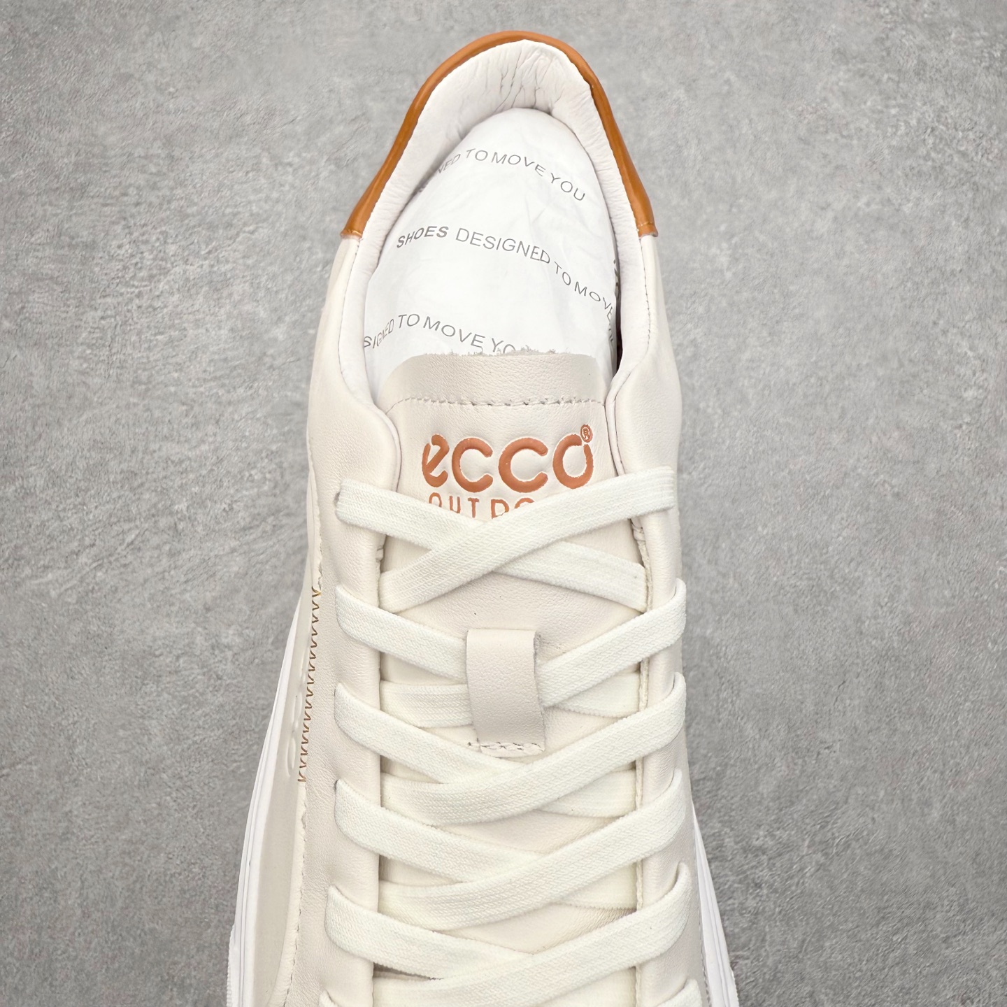 图片[5]-ECCO爱步男士休闲小白鞋 简单耐看清爽版型 百搭休闲板鞋 柔酷7号系列 鞋面采用进口小牛皮+透气头层猪皮内里 时尚个性 出街有型 简约系带设计 可自由调节松紧 鞋底采用高端顶级TPR环保科技材料 磨具贴合鞋底给你不一样的缓力性能 舒适 增强运动性 高端大气时尚不失稳重 休闲百搭 简约利落 尺码：38 39 40 41 42 43 44（皮鞋码）-选品中心