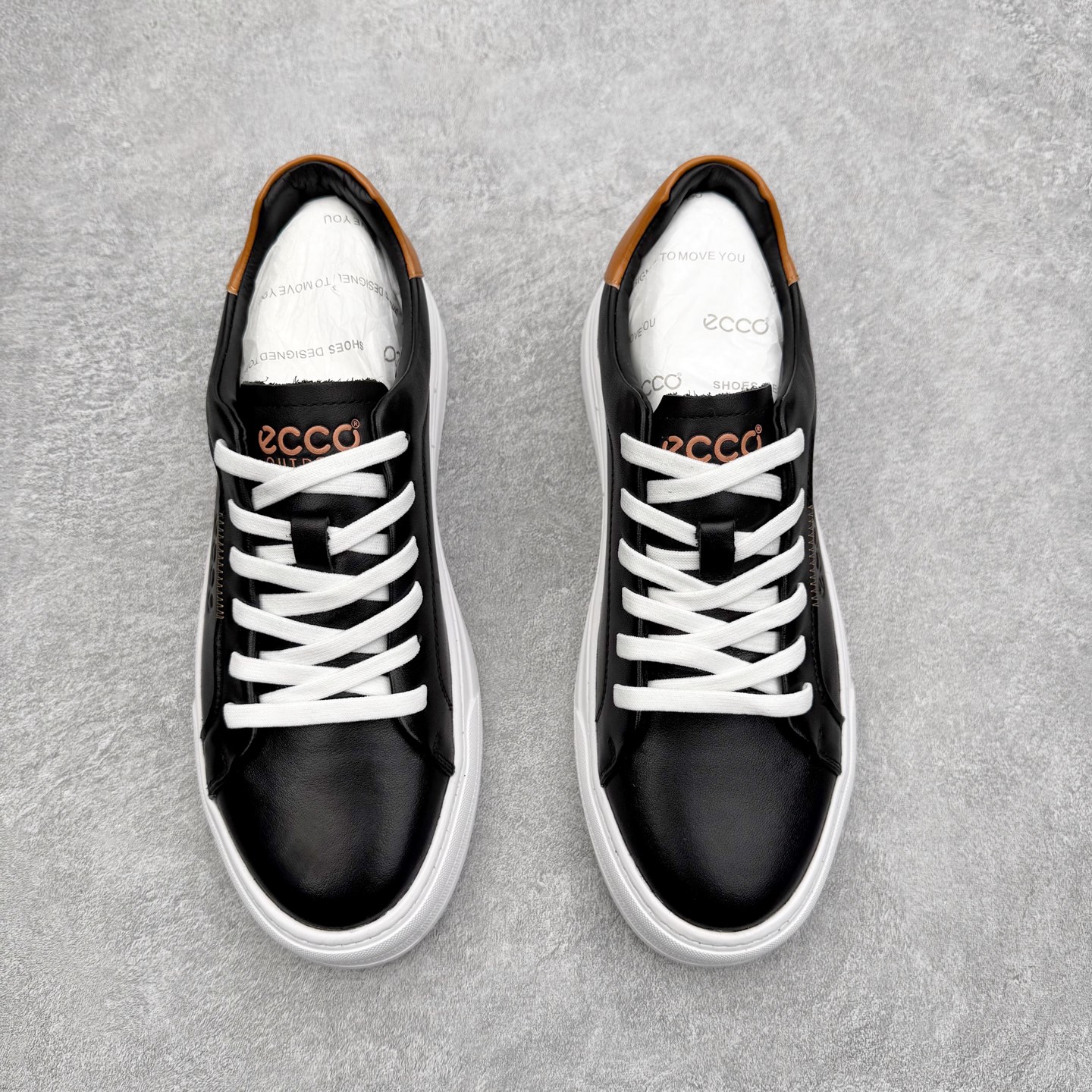 图片[2]-ECCO爱步男士休闲小白鞋 简单耐看清爽版型 百搭休闲板鞋 柔酷7号系列 鞋面采用进口小牛皮+透气头层猪皮内里 时尚个性 出街有型 简约系带设计 可自由调节松紧 鞋底采用高端顶级TPR环保科技材料 磨具贴合鞋底给你不一样的缓力性能 舒适 增强运动性 高端大气时尚不失稳重 休闲百搭 简约利落 尺码：38 39 40 41 42 43 44（皮鞋码）-选品中心