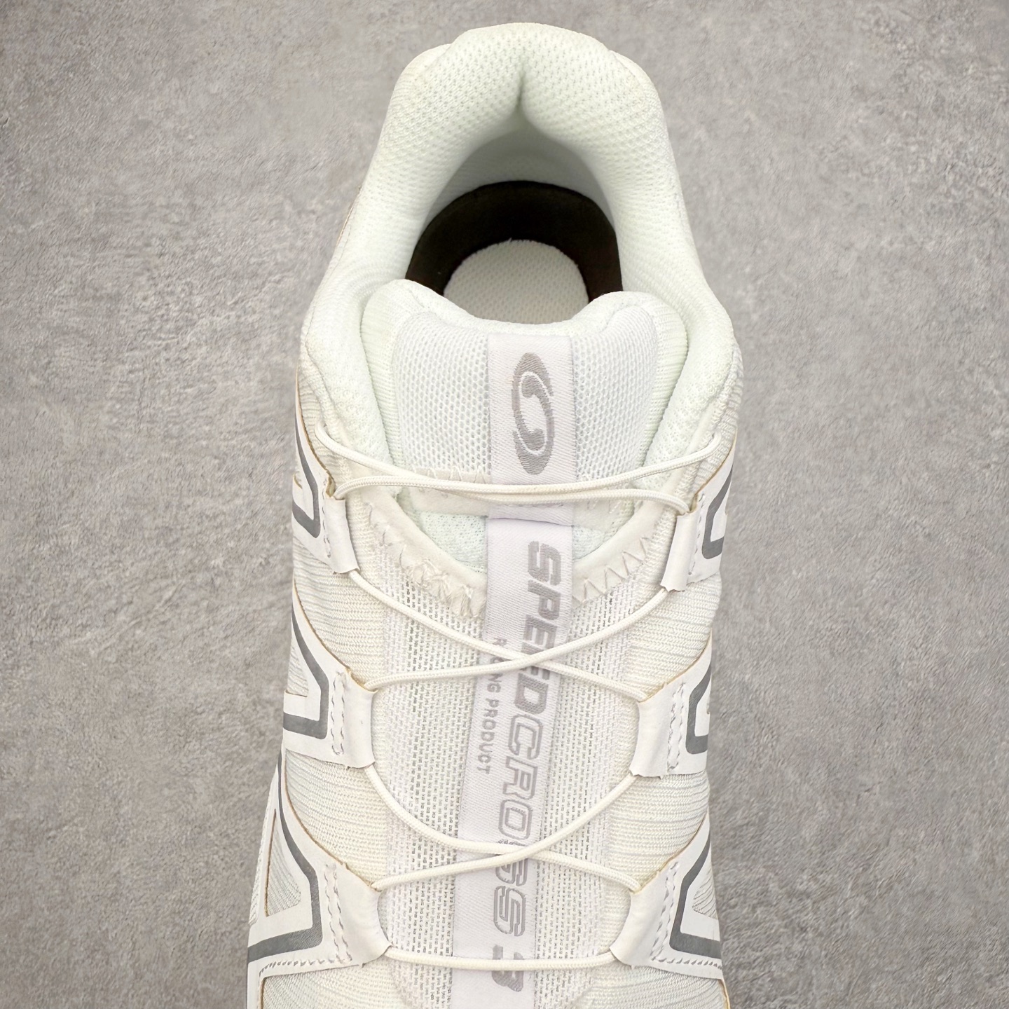 图片[5]-SALOMON 萨洛蒙 Speedcross 3 舒适轻盈减震包裹性支撑耐磨轻便低帮生活休闲鞋 男女同款 SALOMON诞生于1947年的法国阿尔卑斯山区，全球知名的户外运动品牌。一直致力于推动滑雪、越野跑等山地运动的发展及产品的进步。其产品设计致力于追求创新和发掘产品的性能极限，帮助喜欢自由的人在山地间不断挑战自我。实拍调校N版已经零色差零失真 百分百还原实物色彩所见即所得 不存在货不对板色差等低级问题 选购参考实物拍摄 不混卖不参货 只用心做好货严格选品 承诺混一赔十 尺码：36 36.5 37.5 38 38.5 39 40 40.5 41 42 42.5 43 44 44.5 45-选品中心