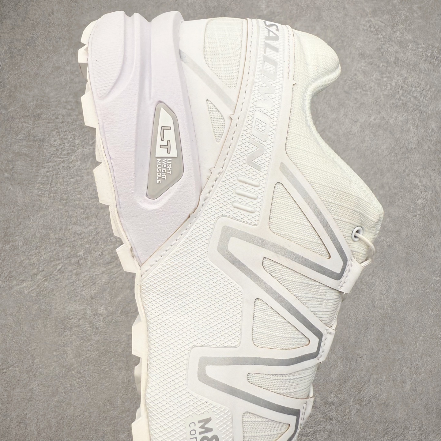 图片[6]-SALOMON 萨洛蒙 Speedcross 3 舒适轻盈减震包裹性支撑耐磨轻便低帮生活休闲鞋 男女同款 SALOMON诞生于1947年的法国阿尔卑斯山区，全球知名的户外运动品牌。一直致力于推动滑雪、越野跑等山地运动的发展及产品的进步。其产品设计致力于追求创新和发掘产品的性能极限，帮助喜欢自由的人在山地间不断挑战自我。实拍调校N版已经零色差零失真 百分百还原实物色彩所见即所得 不存在货不对板色差等低级问题 选购参考实物拍摄 不混卖不参货 只用心做好货严格选品 承诺混一赔十 尺码：36 36.5 37.5 38 38.5 39 40 40.5 41 42 42.5 43 44 44.5 45-选品中心