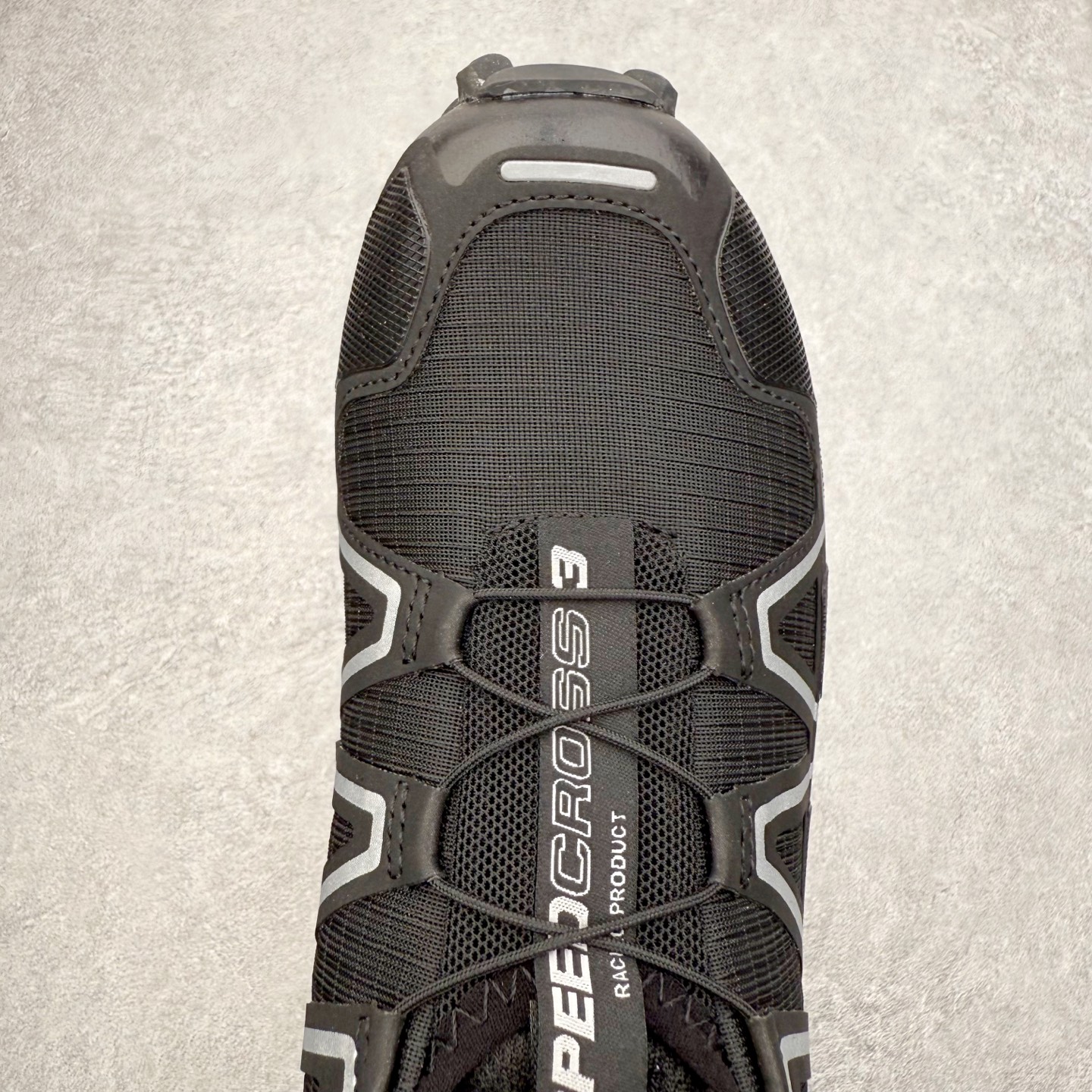 图片[4]-SALOMON 萨洛蒙 Speedcross 3 舒适轻盈减震包裹性支撑耐磨轻便低帮生活休闲鞋 男女同款 SALOMON诞生于1947年的法国阿尔卑斯山区，全球知名的户外运动品牌。一直致力于推动滑雪、越野跑等山地运动的发展及产品的进步。其产品设计致力于追求创新和发掘产品的性能极限，帮助喜欢自由的人在山地间不断挑战自我。实拍调校N版已经零色差零失真 百分百还原实物色彩所见即所得 不存在货不对板色差等低级问题 选购参考实物拍摄 不混卖不参货 只用心做好货严格选品 承诺混一赔十 尺码：36 36.5 37.5 38 38.5 39 40 40.5 41 42 42.5 43 44 44.5 45-选品中心