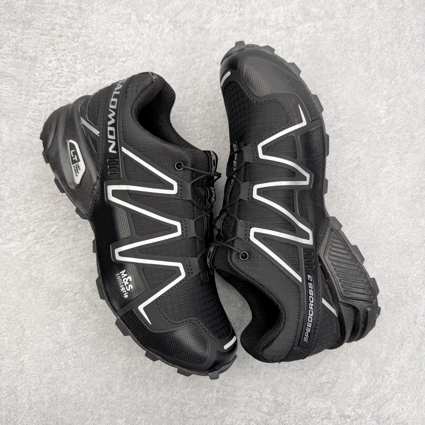 图片[3]-SALOMON 萨洛蒙 Speedcross 3 舒适轻盈减震包裹性支撑耐磨轻便低帮生活休闲鞋 男女同款 SALOMON诞生于1947年的法国阿尔卑斯山区，全球知名的户外运动品牌。一直致力于推动滑雪、越野跑等山地运动的发展及产品的进步。其产品设计致力于追求创新和发掘产品的性能极限，帮助喜欢自由的人在山地间不断挑战自我。实拍调校N版已经零色差零失真 百分百还原实物色彩所见即所得 不存在货不对板色差等低级问题 选购参考实物拍摄 不混卖不参货 只用心做好货严格选品 承诺混一赔十 尺码：36 36.5 37.5 38 38.5 39 40 40.5 41 42 42.5 43 44 44.5 45-选品中心