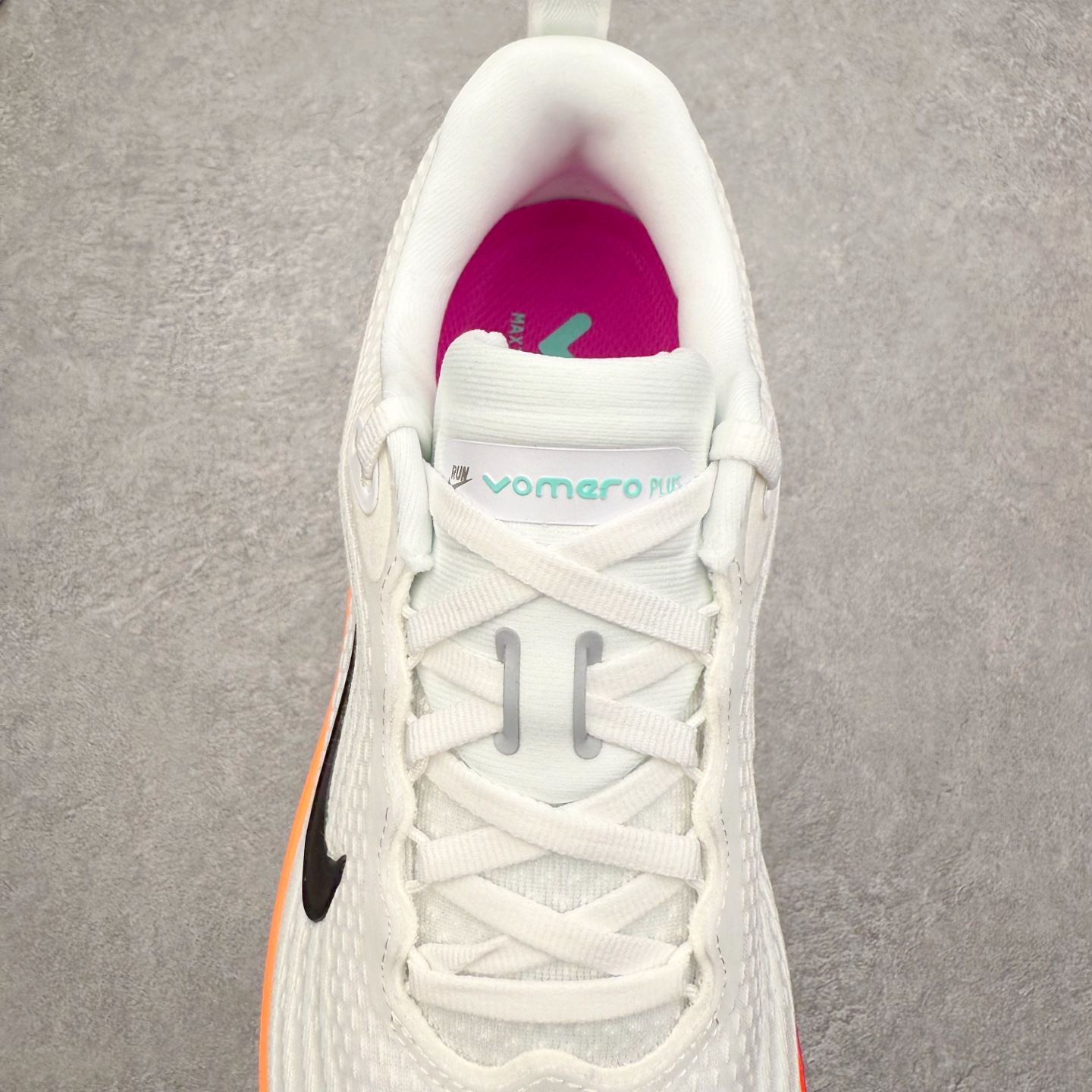 图片[5]-NK Vomero Plus 时尚舒适 网布防滑耐磨 低帮跑步鞋 HV8154-104 实拍调校N版已经零色差零失真 百分百还原实物色彩所见即所得 不存在货不对板色差等低级问题 选购参考实物拍摄 不混卖不参货 只用心做好货严格选品 承诺混一赔十 尺码：36 36.5 37.5 38 38.5 39 40 40.5 41 42 42.5 43 44 44.5 45-选品中心