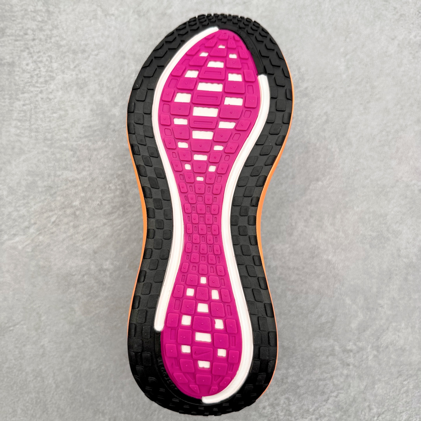 图片[9]-NK Vomero Plus 时尚舒适 网布防滑耐磨 低帮跑步鞋 HV8154-104 实拍调校N版已经零色差零失真 百分百还原实物色彩所见即所得 不存在货不对板色差等低级问题 选购参考实物拍摄 不混卖不参货 只用心做好货严格选品 承诺混一赔十 尺码：36 36.5 37.5 38 38.5 39 40 40.5 41 42 42.5 43 44 44.5 45-选品中心