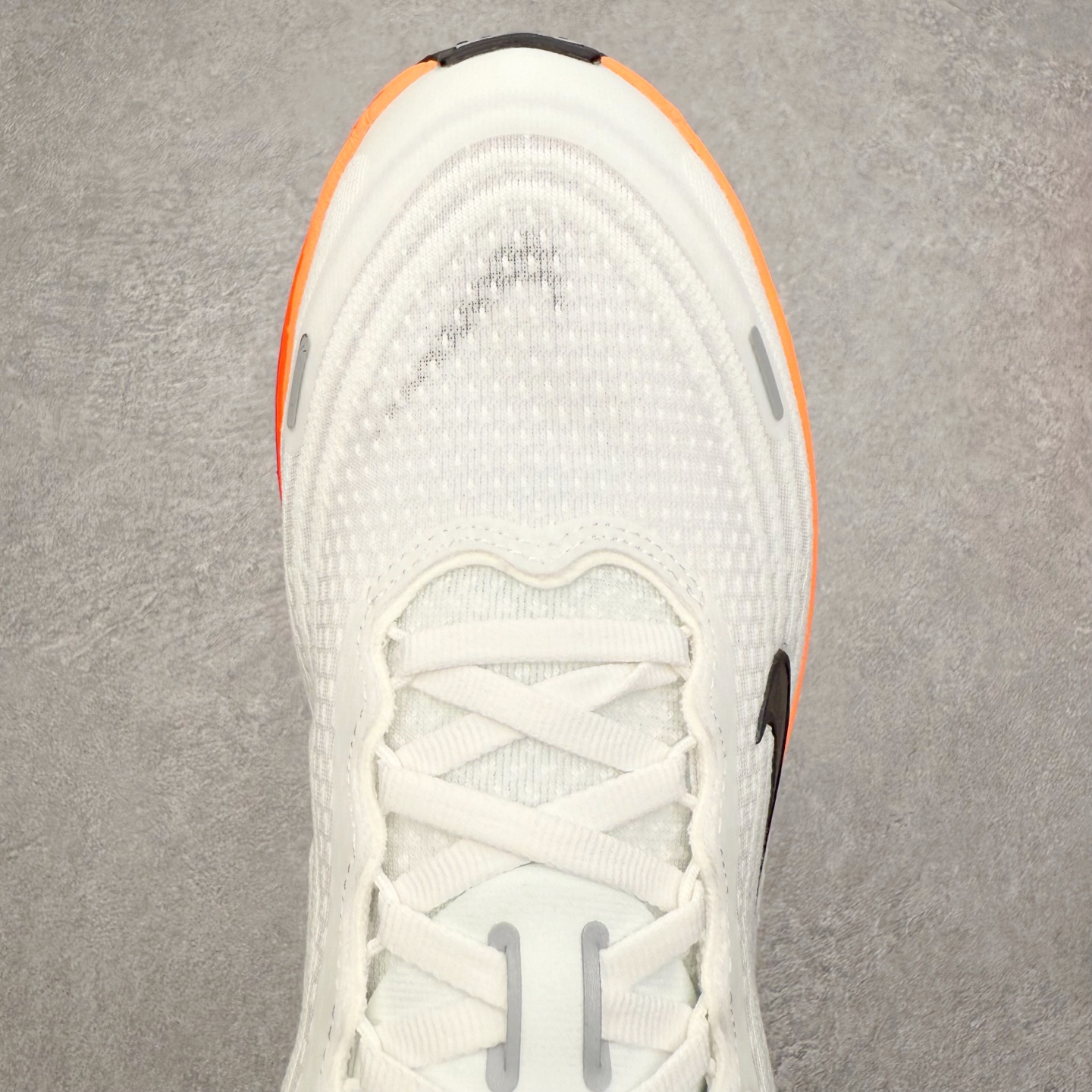 图片[4]-NK Vomero Plus 时尚舒适 网布防滑耐磨 低帮跑步鞋 HV8154-104 实拍调校N版已经零色差零失真 百分百还原实物色彩所见即所得 不存在货不对板色差等低级问题 选购参考实物拍摄 不混卖不参货 只用心做好货严格选品 承诺混一赔十 尺码：36 36.5 37.5 38 38.5 39 40 40.5 41 42 42.5 43 44 44.5 45-选品中心