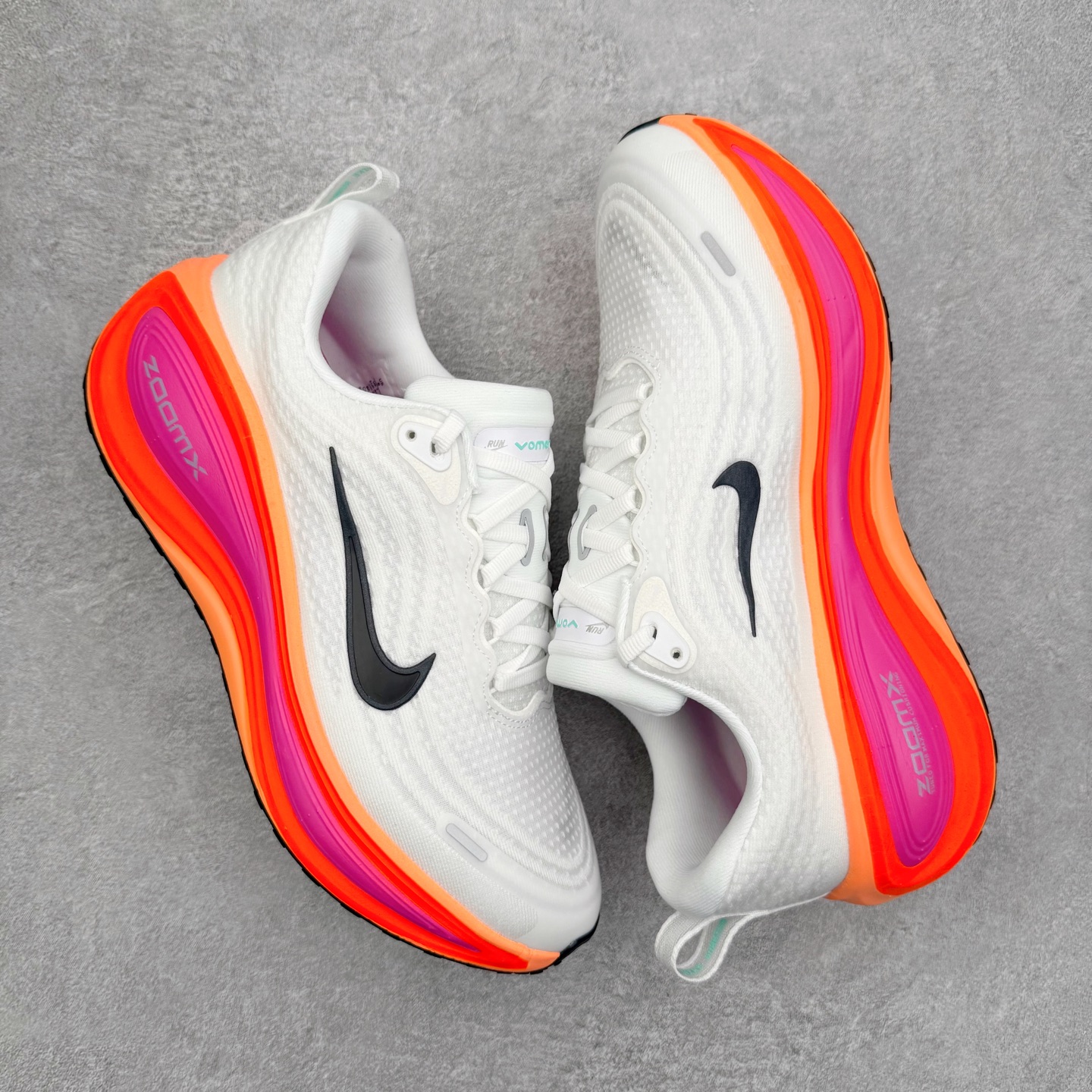 图片[3]-NK Vomero Plus 时尚舒适 网布防滑耐磨 低帮跑步鞋 HV8154-104 实拍调校N版已经零色差零失真 百分百还原实物色彩所见即所得 不存在货不对板色差等低级问题 选购参考实物拍摄 不混卖不参货 只用心做好货严格选品 承诺混一赔十 尺码：36 36.5 37.5 38 38.5 39 40 40.5 41 42 42.5 43 44 44.5 45-选品中心