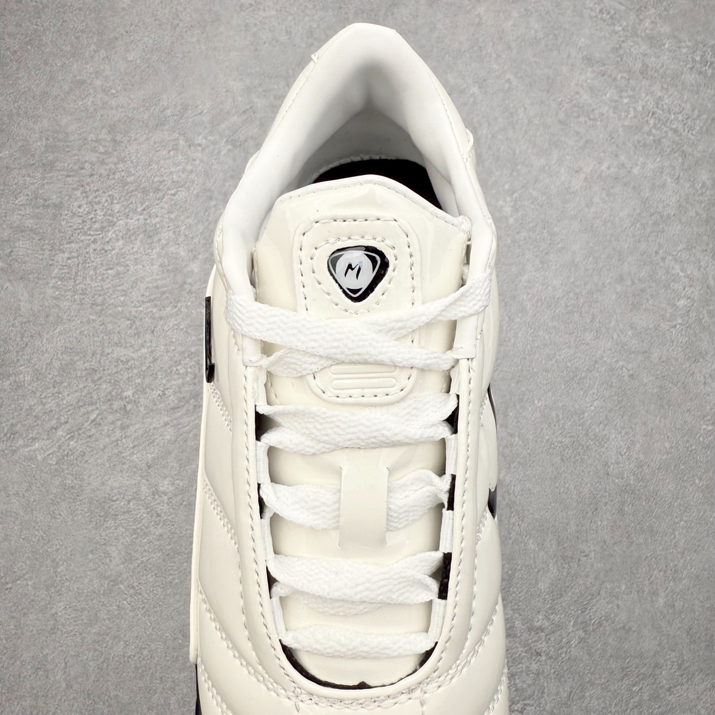 图片[5]-NK Total 90 Shox Secutor Magia 百搭舒适 耐磨 足球鞋 实拍调校N版已经零色差零失真 百分百还原实物色彩所见即所得 不存在货不对板色差等低级问题 选购参考实物拍摄 不混卖不参货 只用心做好货严格选品 承诺混一赔十 尺码：36 36.5 37.5 38 38.5 39 40 40.5 41 42 42.5 43 44 44.5 45-选品中心