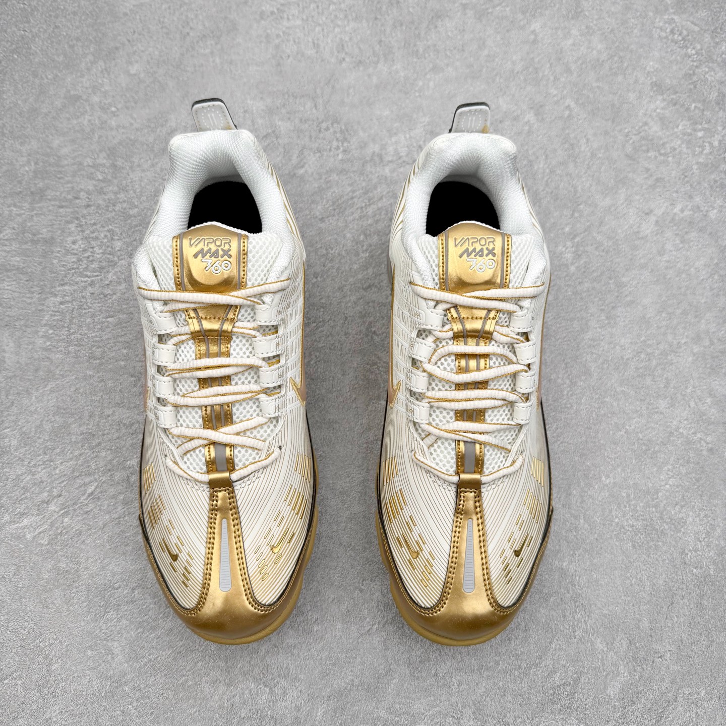 图片[2]-NK Vapormax 360 简约舒适织物低帮气垫休闲跑步鞋 CK9670-101 鞋面依旧延续经典设计，中底则加入了 VaporMax 气垫科技。值得一提的是气垫后跟处带有特殊的支架设计，致敬早期 Air Max 360气垫提高稳定性的后跟支架。实拍调校N版已经零色差零失真 百分百还原实物色彩所见即所得 不存在货不对板色差等低级问题 选购参考实物拍摄 不混卖不参货 只用心做好货严格选品 承诺混一赔十 尺码：36 36.5 37.5 38 38.5 39 40 40.5 41 42 42.5 43 44 44.5 45 46-选品中心