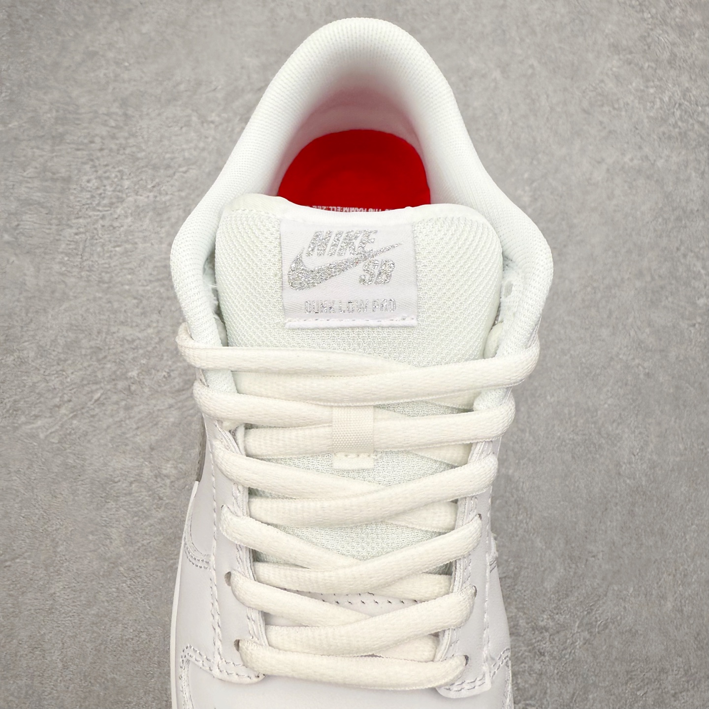 图片[5]-＃F版 NK SB Dunk Low HQ8487-100 极限压缩利润空间 超乎所想的高性价比 用料绝不含糊 原盒原配 正确耐磨橡胶大底 超高清洁度 全鞋零毛边皮料切割 全套原楦原模倾力打造完美版型 尺码：36 36.5 37.5 38 38.5 39 40 40.5 41 42 42.5 43 44 44.5 45 46 47.5-选品中心