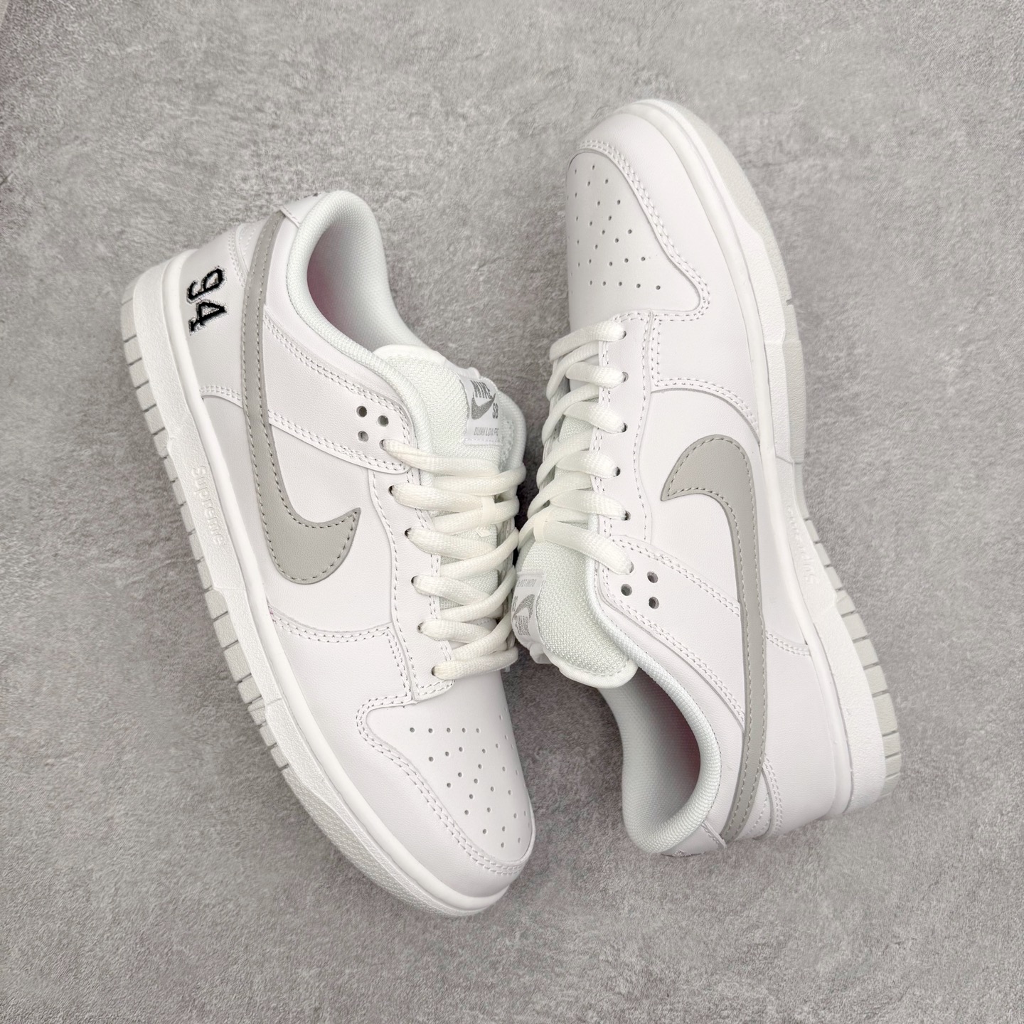 图片[3]-＃F版 NK SB Dunk Low HQ8487-100 极限压缩利润空间 超乎所想的高性价比 用料绝不含糊 原盒原配 正确耐磨橡胶大底 超高清洁度 全鞋零毛边皮料切割 全套原楦原模倾力打造完美版型 尺码：36 36.5 37.5 38 38.5 39 40 40.5 41 42 42.5 43 44 44.5 45 46 47.5-选品中心