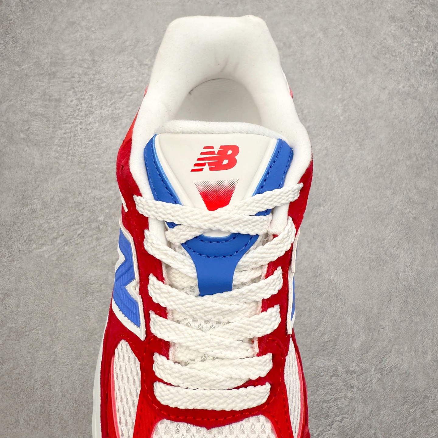 图片[5]-New Balance NB2010系列新百伦经典复古休闲运动板鞋 以ENCAP中底配以升级版 N-ERGY缓震物料 鞋面则采用特色的柔软麂皮搭以NewBalance经典的尼龙网布 低调中还原跑鞋本真 更年轻化的设计理念与材质 让新世代青年得以用全新视角体验经典鞋款的传奇魅力尺码：36 37 37.5 38 38.5 39.5 40 40.5 41.5 42 42.5 43 44 45-选品中心