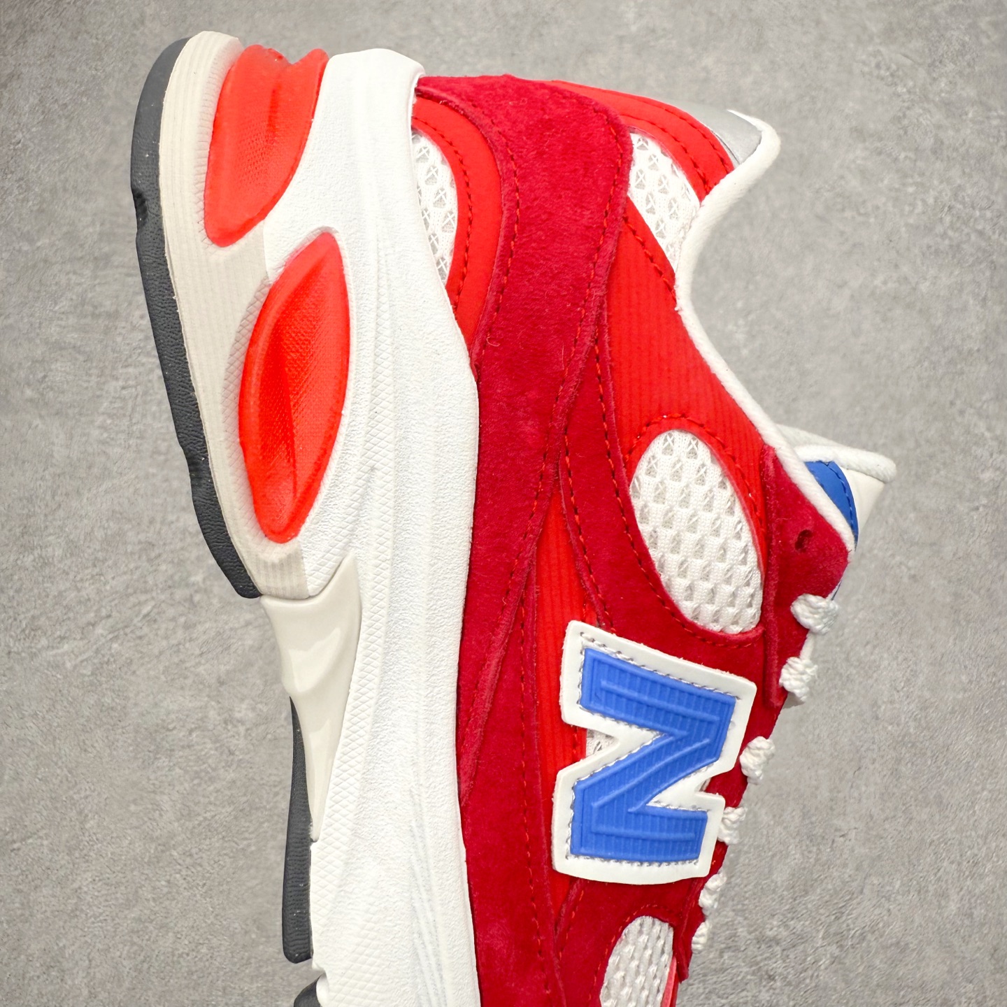 图片[6]-New Balance NB2010系列新百伦经典复古休闲运动板鞋 以ENCAP中底配以升级版 N-ERGY缓震物料 鞋面则采用特色的柔软麂皮搭以NewBalance经典的尼龙网布 低调中还原跑鞋本真 更年轻化的设计理念与材质 让新世代青年得以用全新视角体验经典鞋款的传奇魅力尺码：36 37 37.5 38 38.5 39.5 40 40.5 41.5 42 42.5 43 44 45-选品中心