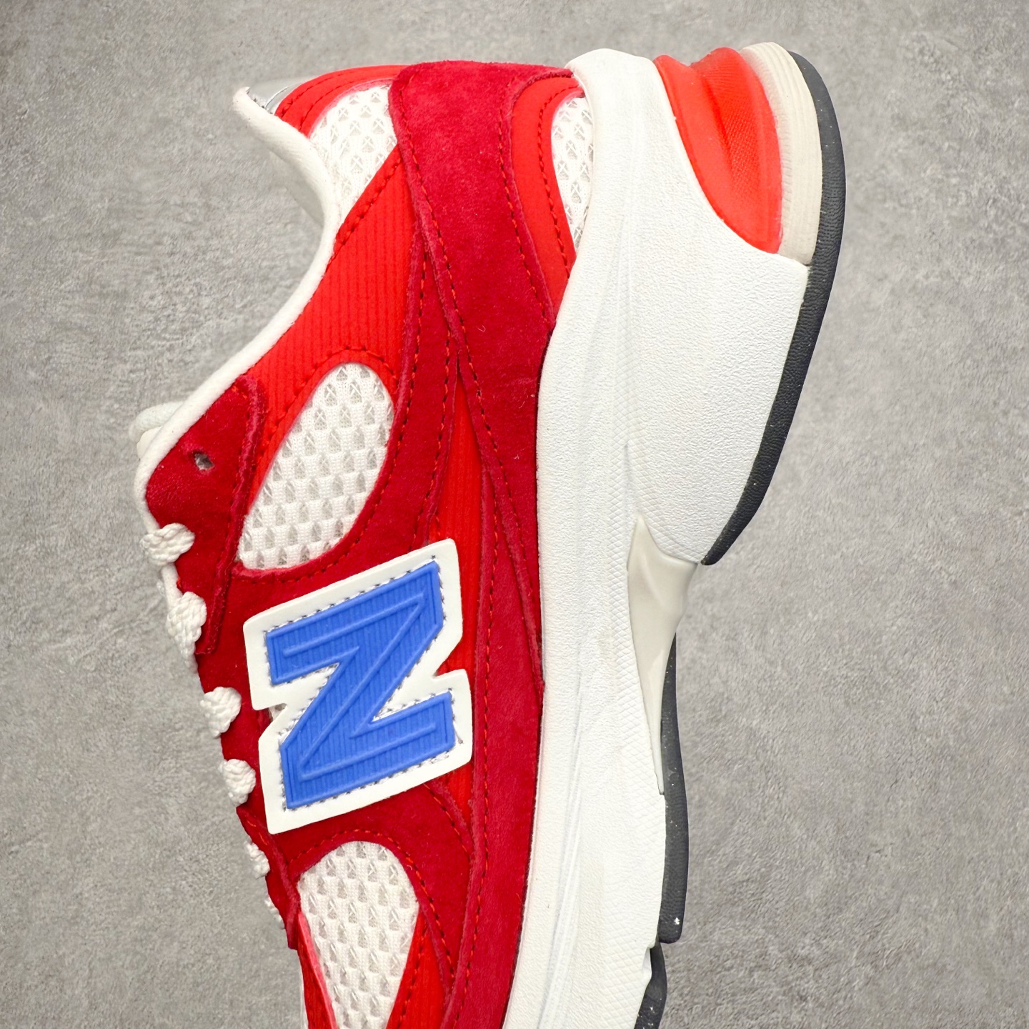 图片[7]-New Balance NB2010系列新百伦经典复古休闲运动板鞋 以ENCAP中底配以升级版 N-ERGY缓震物料 鞋面则采用特色的柔软麂皮搭以NewBalance经典的尼龙网布 低调中还原跑鞋本真 更年轻化的设计理念与材质 让新世代青年得以用全新视角体验经典鞋款的传奇魅力尺码：36 37 37.5 38 38.5 39.5 40 40.5 41.5 42 42.5 43 44 45-选品中心