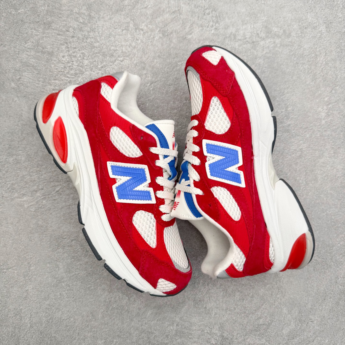 图片[3]-New Balance NB2010系列新百伦经典复古休闲运动板鞋 以ENCAP中底配以升级版 N-ERGY缓震物料 鞋面则采用特色的柔软麂皮搭以NewBalance经典的尼龙网布 低调中还原跑鞋本真 更年轻化的设计理念与材质 让新世代青年得以用全新视角体验经典鞋款的传奇魅力尺码：36 37 37.5 38 38.5 39.5 40 40.5 41.5 42 42.5 43 44 45-选品中心