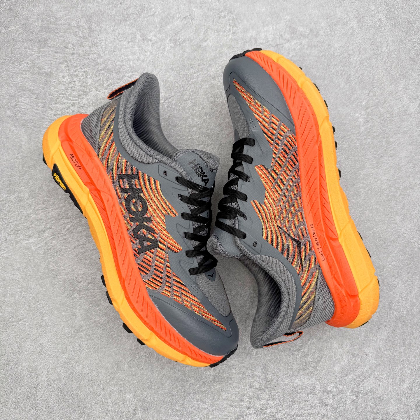 图片[3]-HOKA ONE ONE Mafate Speed 4 飞速玛法特4代系列低帮轻量户外越野休闲运动慢跑鞋 HOKA ONE ONE是来自美国的跑步鞋知名品牌，创立于2009年，始终致力于为所有跑者提供更新、更好的跑步装备。相比常规跑鞋，HOKA ONE ONE特别研发使用性能独特的几何形跑鞋中底，此种鞋底更厚、更高、回弹性也更好，除了卓越的缓冲性能，它还能为各种阶段的跑者带来更具动感、更加稳定的跑步体验。HOKAONE ONE从设计之初就清楚意识到，要保证跑者步幅的均匀一致，双脚自然而然的运动至关重要。尺码：36 36.5 37.5 38 39 40 40.5 41 42 42.5 43 44 45 46-选品中心