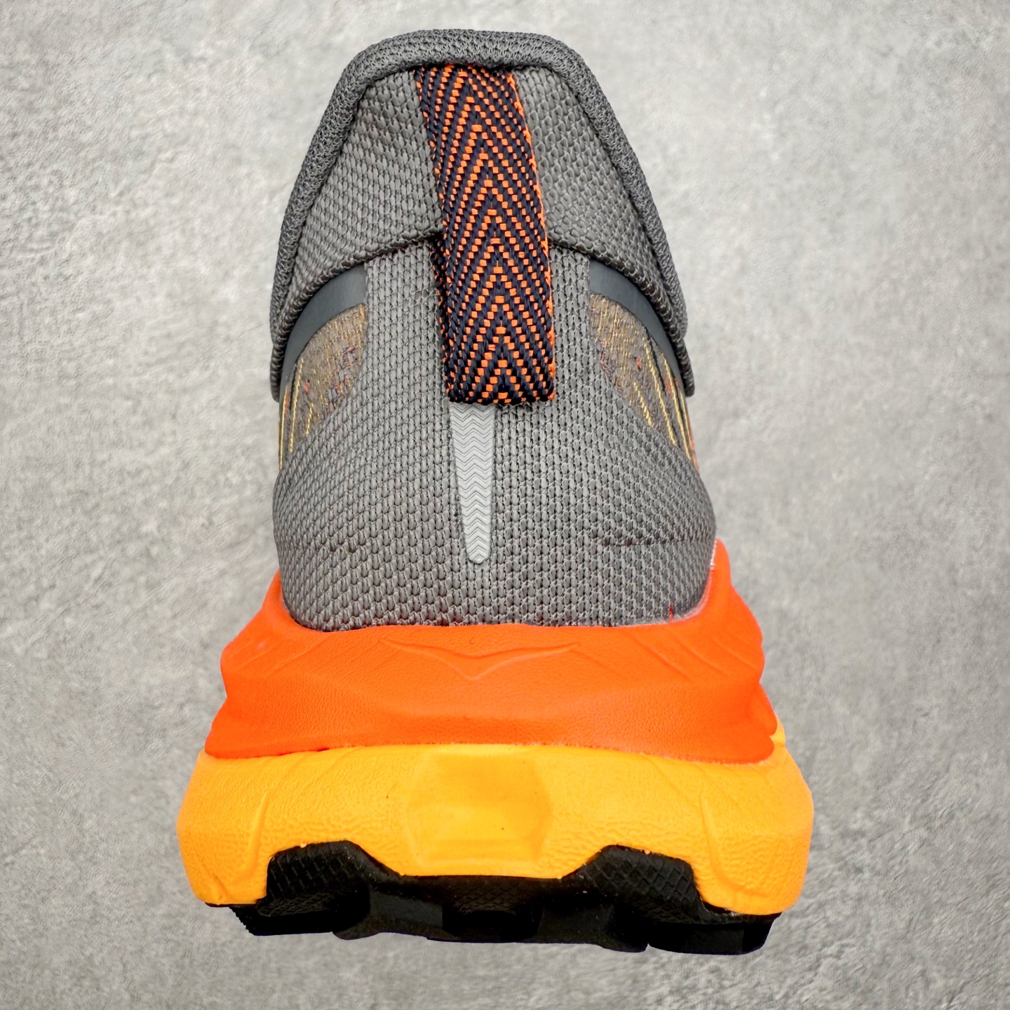 图片[8]-HOKA ONE ONE Mafate Speed 4 飞速玛法特4代系列低帮轻量户外越野休闲运动慢跑鞋 HOKA ONE ONE是来自美国的跑步鞋知名品牌，创立于2009年，始终致力于为所有跑者提供更新、更好的跑步装备。相比常规跑鞋，HOKA ONE ONE特别研发使用性能独特的几何形跑鞋中底，此种鞋底更厚、更高、回弹性也更好，除了卓越的缓冲性能，它还能为各种阶段的跑者带来更具动感、更加稳定的跑步体验。HOKAONE ONE从设计之初就清楚意识到，要保证跑者步幅的均匀一致，双脚自然而然的运动至关重要。尺码：36 36.5 37.5 38 39 40 40.5 41 42 42.5 43 44 45 46-选品中心