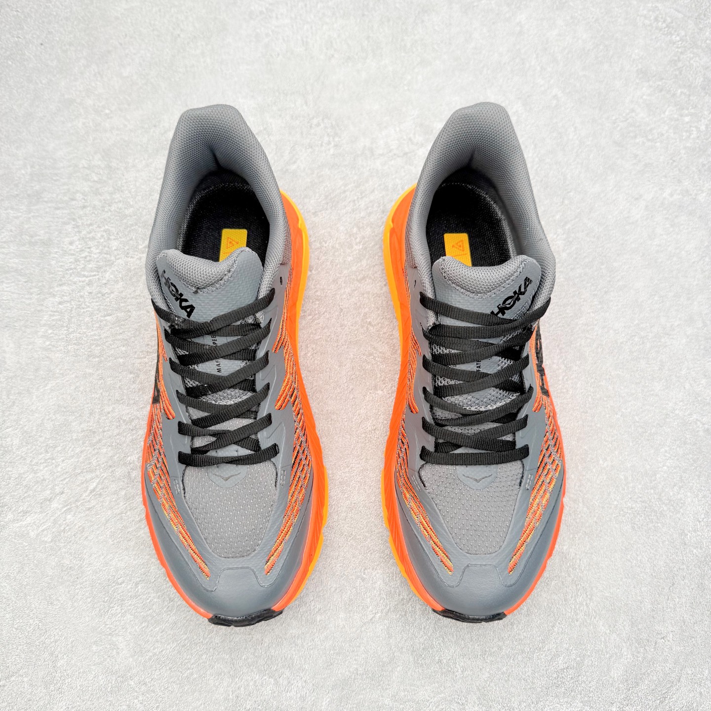 图片[2]-HOKA ONE ONE Mafate Speed 4 飞速玛法特4代系列低帮轻量户外越野休闲运动慢跑鞋 HOKA ONE ONE是来自美国的跑步鞋知名品牌，创立于2009年，始终致力于为所有跑者提供更新、更好的跑步装备。相比常规跑鞋，HOKA ONE ONE特别研发使用性能独特的几何形跑鞋中底，此种鞋底更厚、更高、回弹性也更好，除了卓越的缓冲性能，它还能为各种阶段的跑者带来更具动感、更加稳定的跑步体验。HOKAONE ONE从设计之初就清楚意识到，要保证跑者步幅的均匀一致，双脚自然而然的运动至关重要。尺码：36 36.5 37.5 38 39 40 40.5 41 42 42.5 43 44 45 46-选品中心